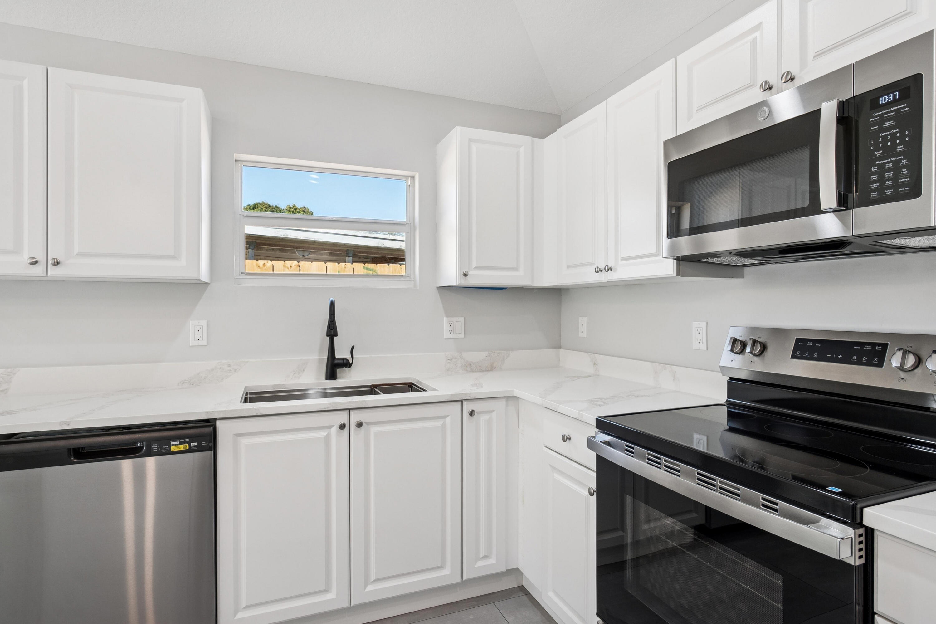 SANDY RIDGE - Residential