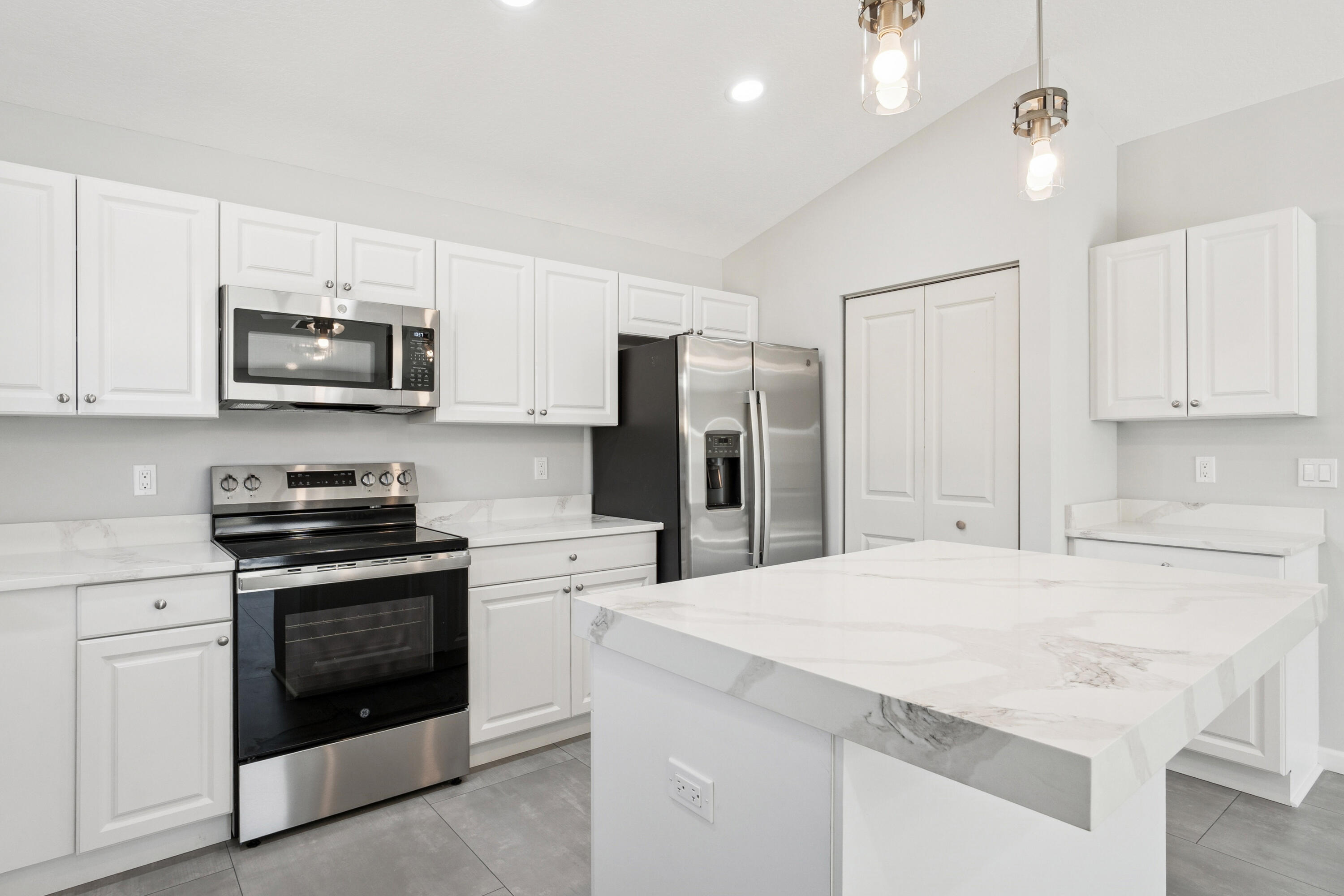 SANDY RIDGE - Residential