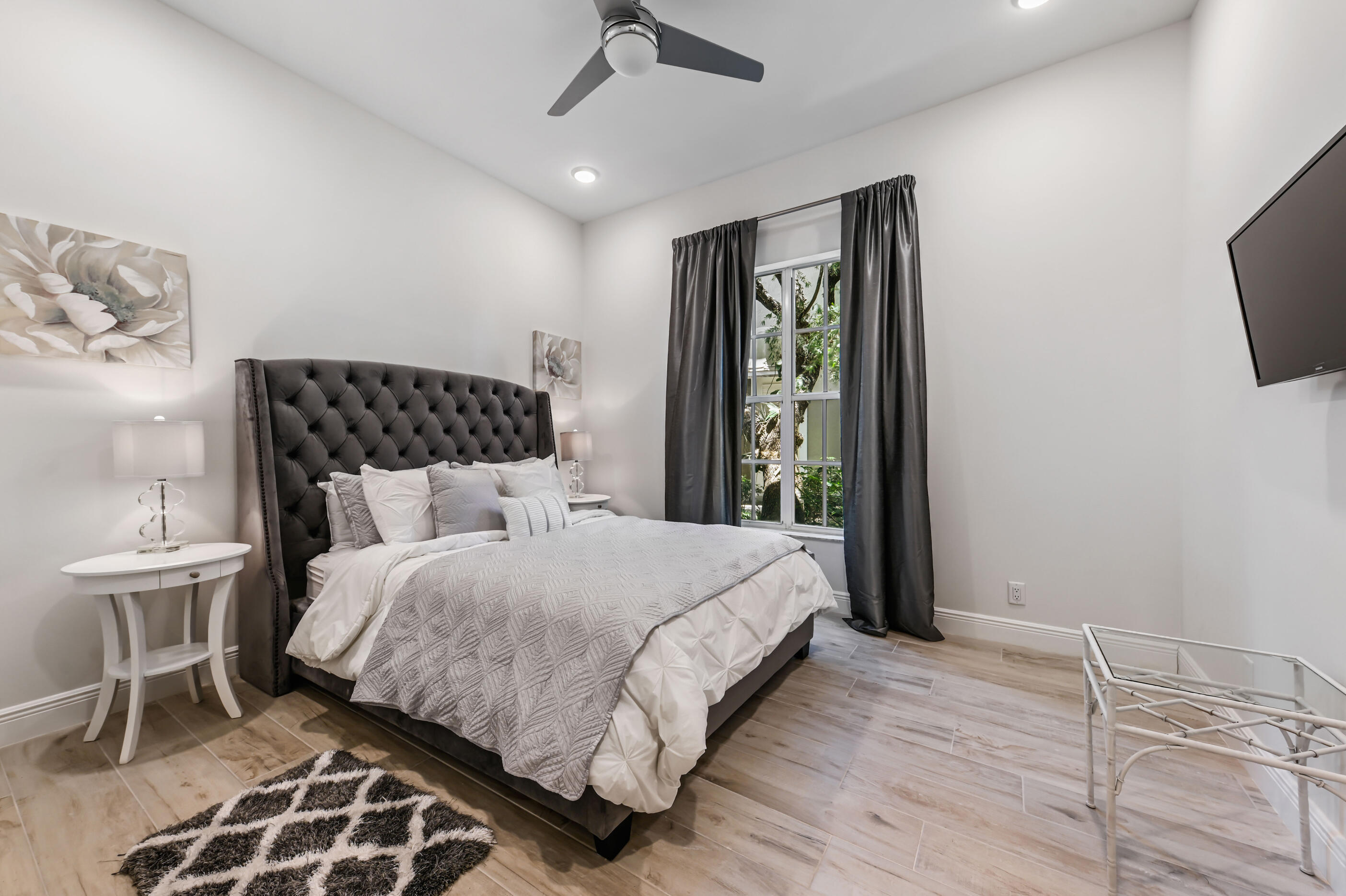 OAK TREE VILLAS CONDO - Residential Lease