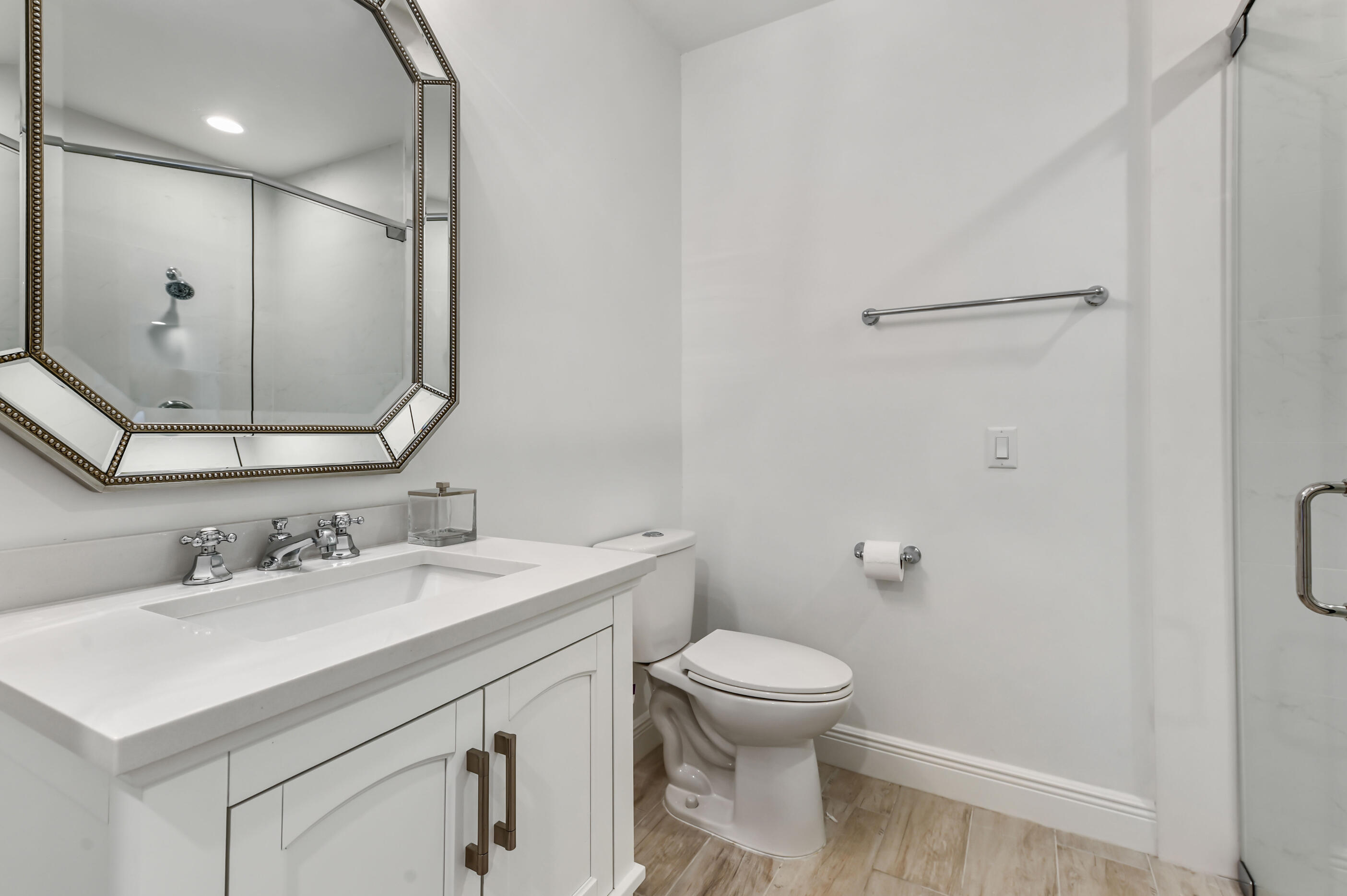 OAK TREE VILLAS CONDO - Residential Lease