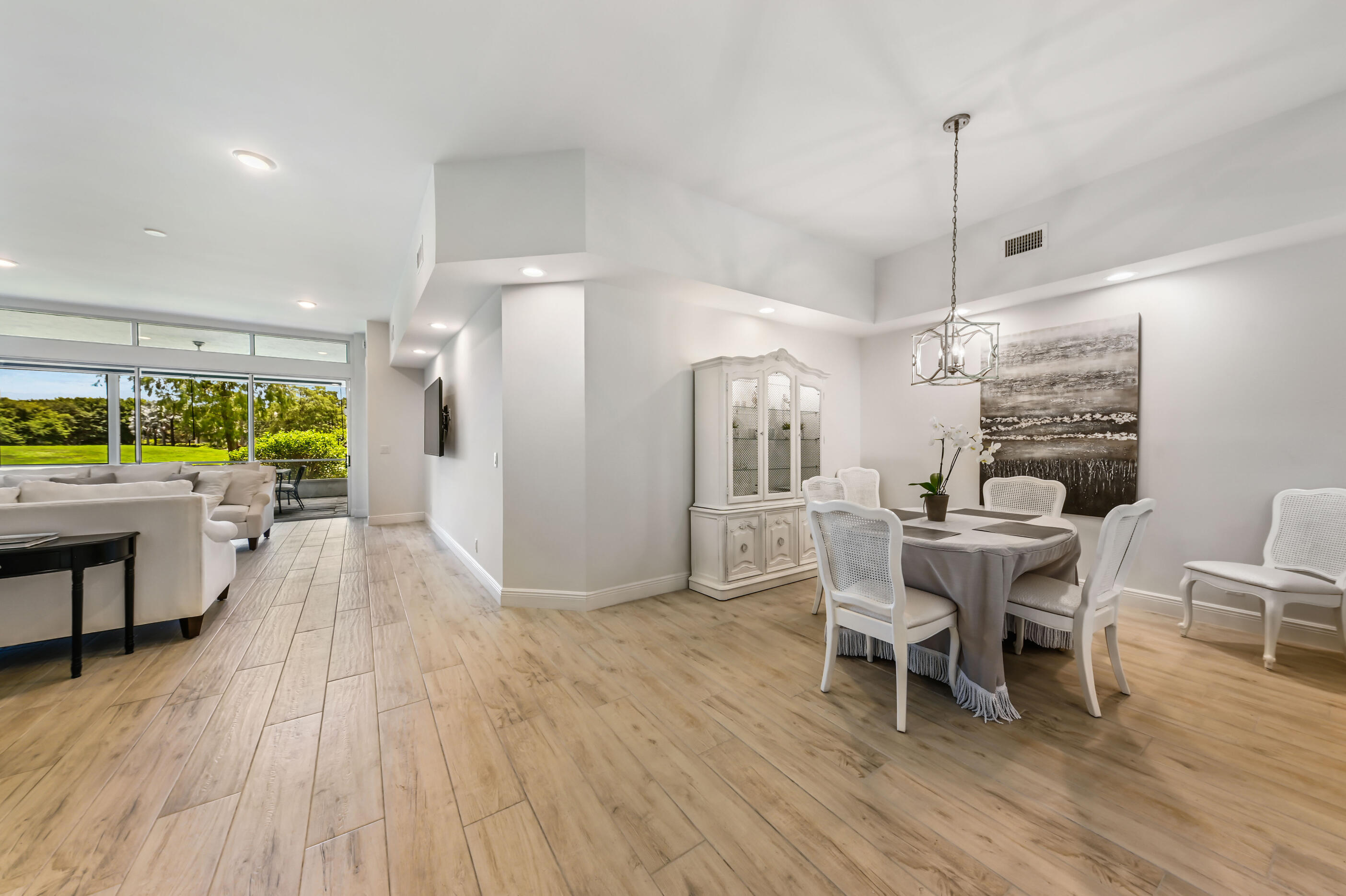 OAK TREE VILLAS CONDO - Residential Lease