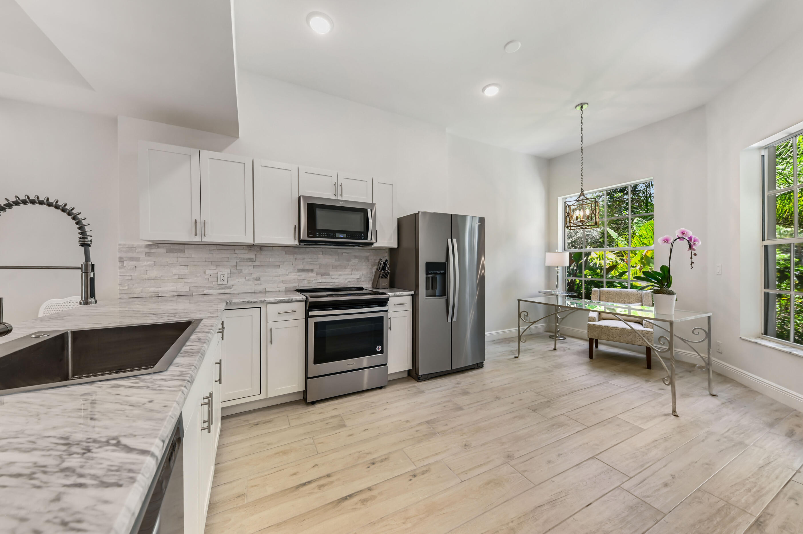 OAK TREE VILLAS CONDO - Residential Lease