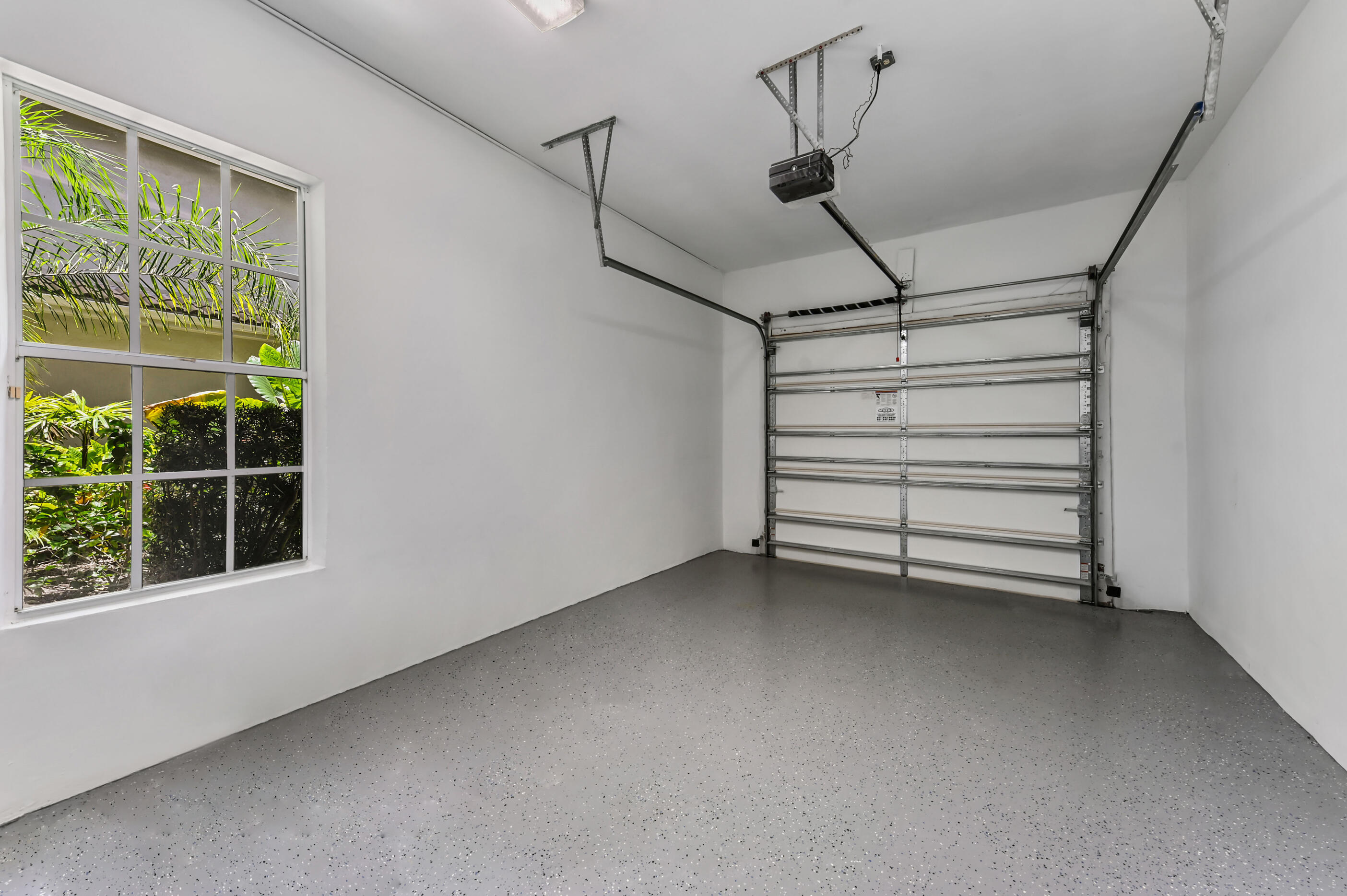 OAK TREE VILLAS CONDO - Residential Lease
