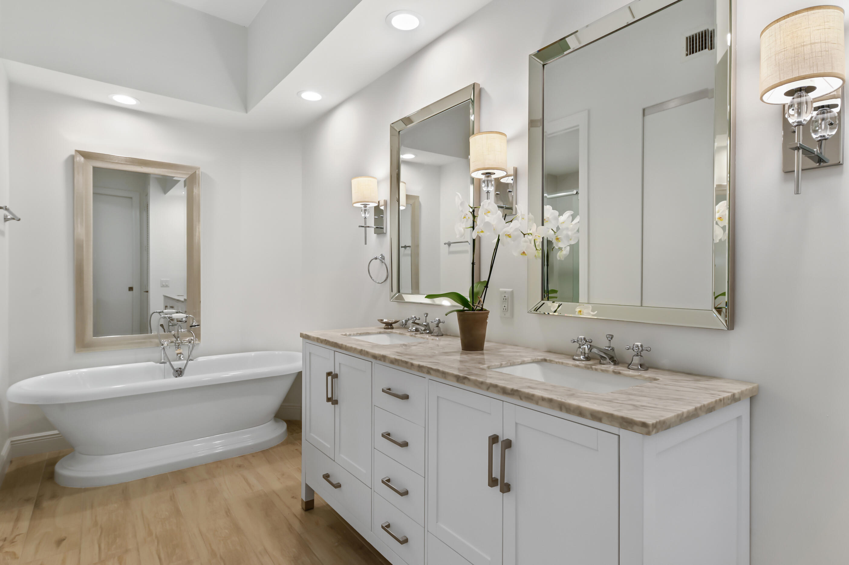 OAK TREE VILLAS CONDO - Residential Lease