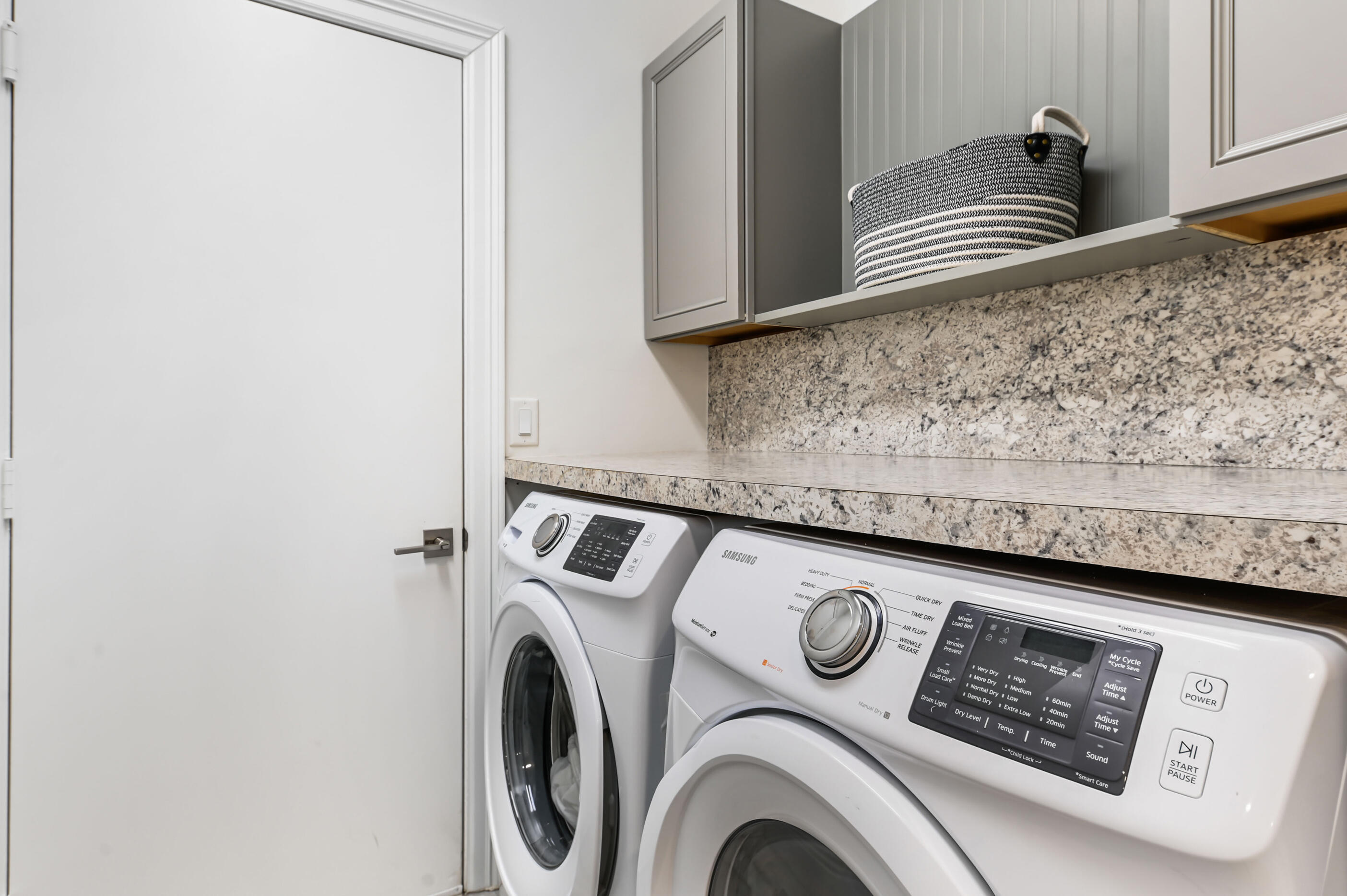 OAK TREE VILLAS CONDO - Residential Lease