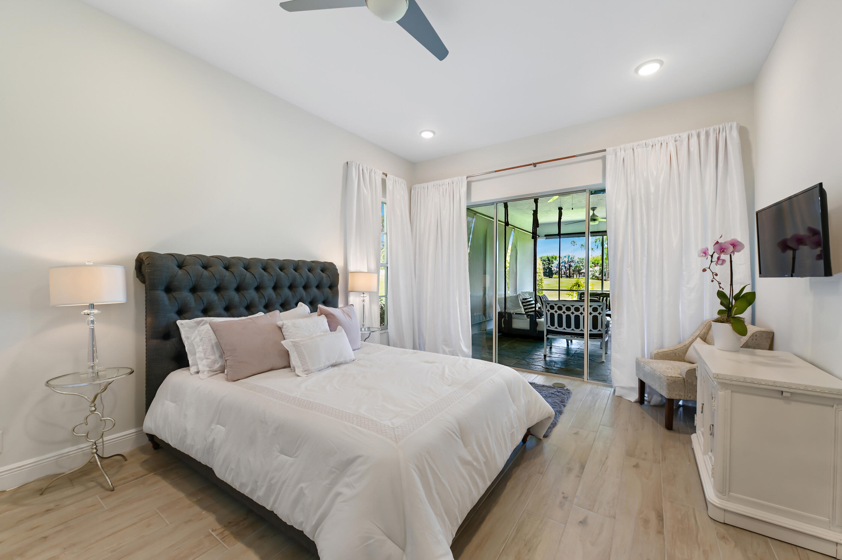 OAK TREE VILLAS CONDO - Residential Lease