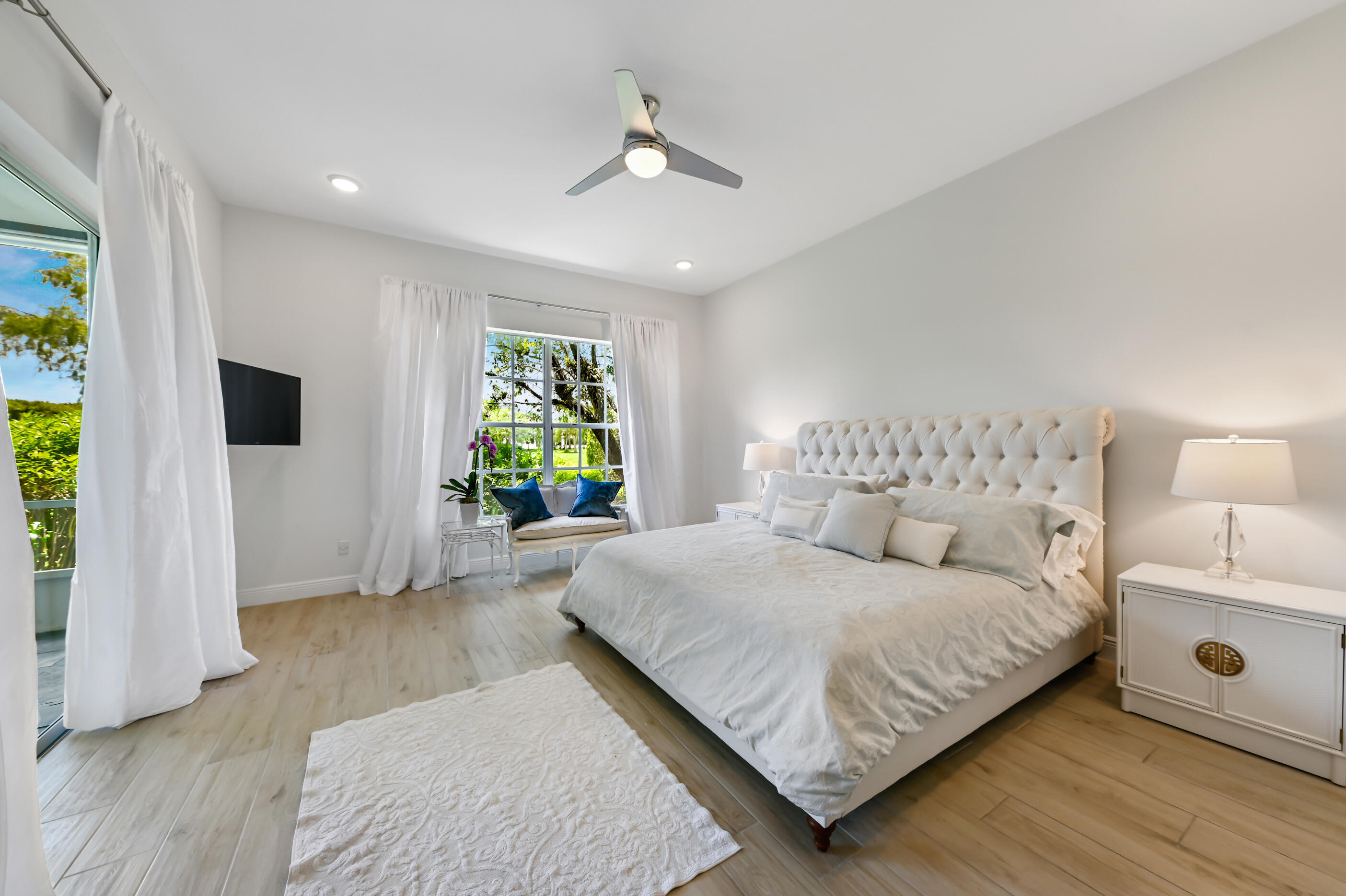OAK TREE VILLAS CONDO - Residential Lease