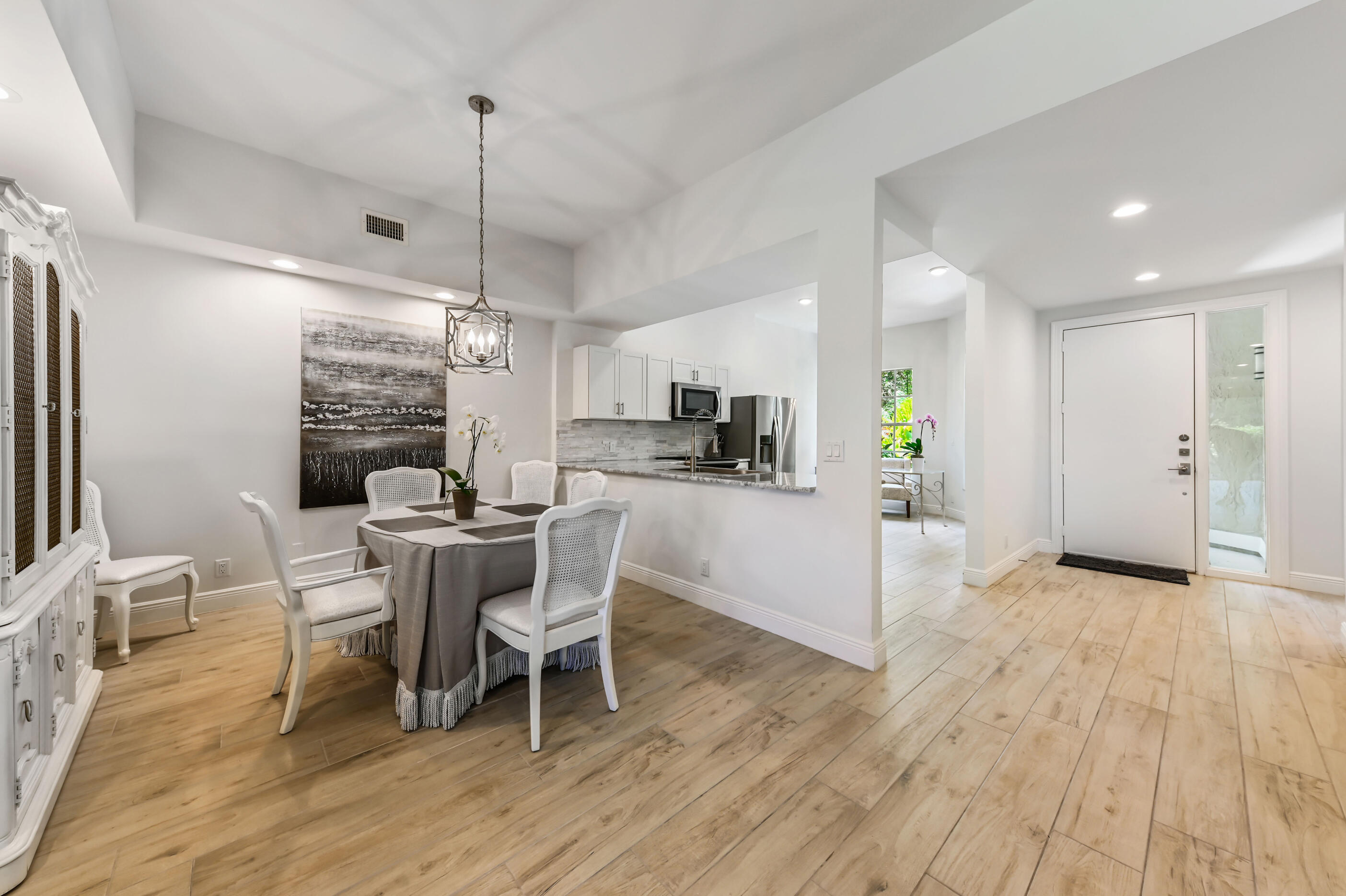 OAK TREE VILLAS CONDO - Residential Lease