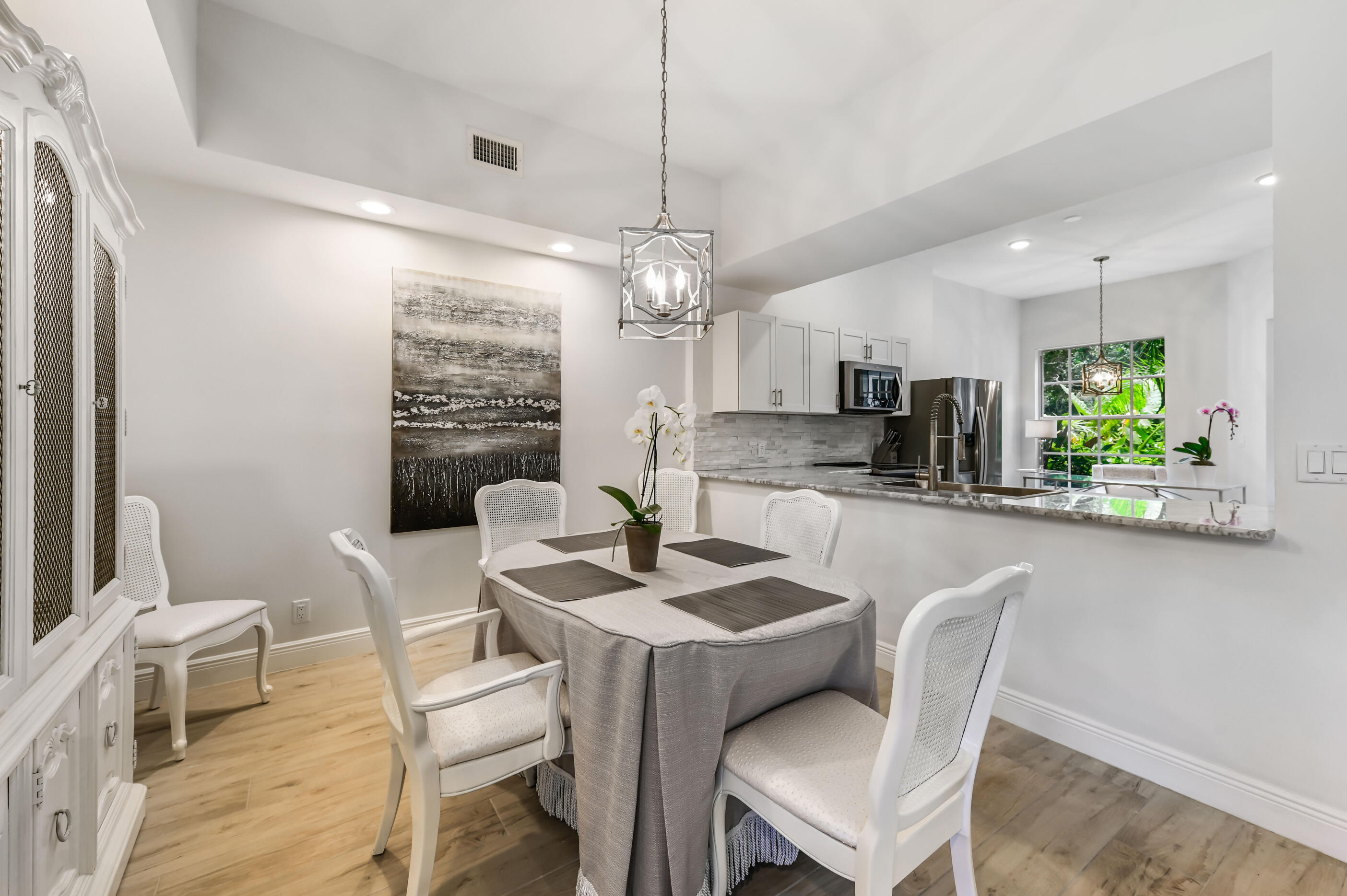 OAK TREE VILLAS CONDO - Residential Lease