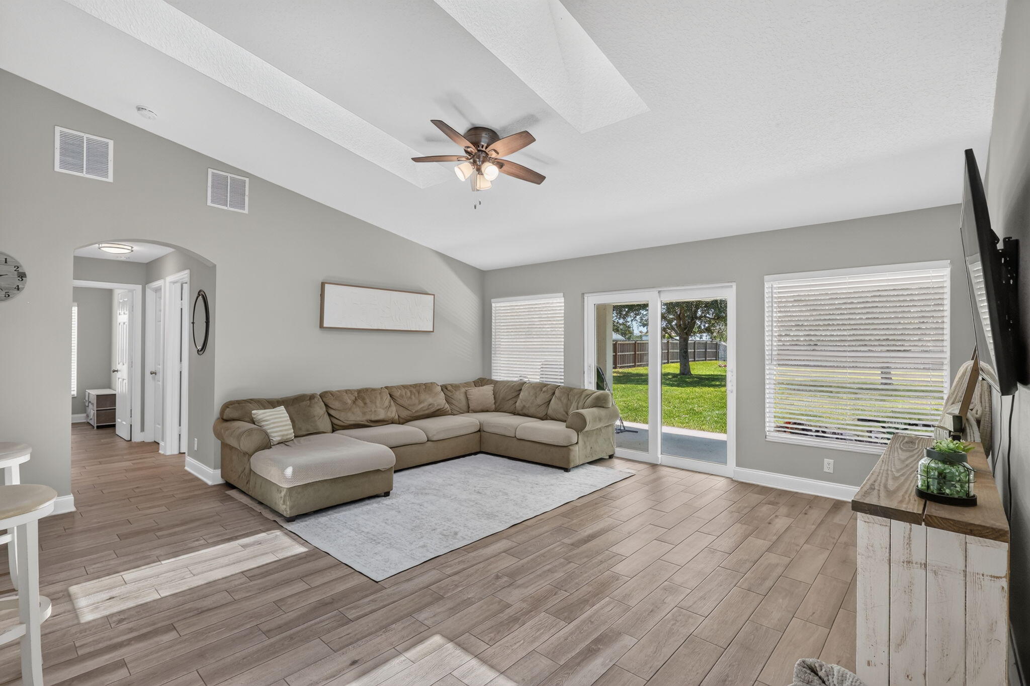 PORT ST LUCIE SECTION 48 1ST REPLAT - Residential