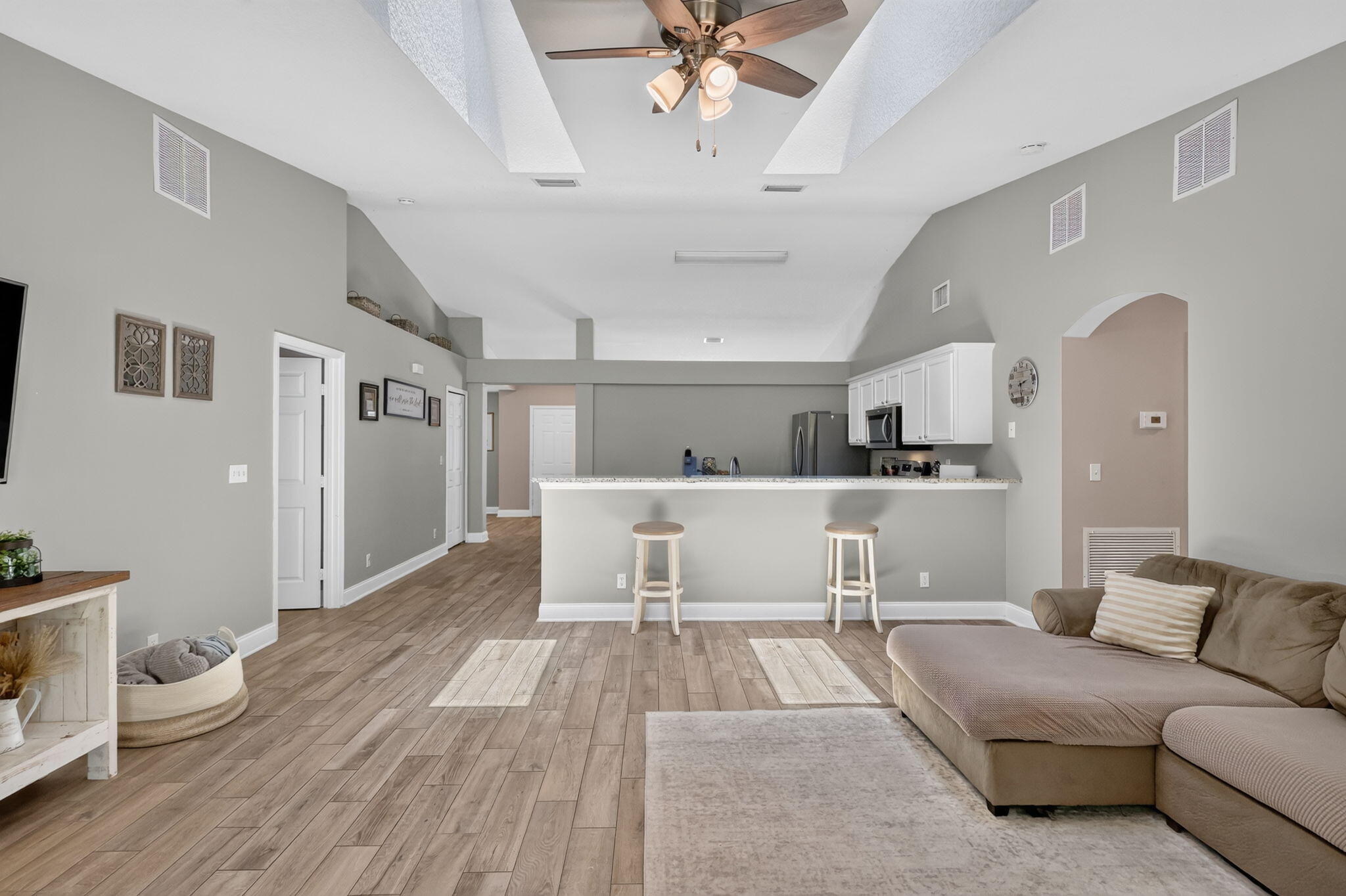 PORT ST LUCIE SECTION 48 1ST REPLAT - Residential