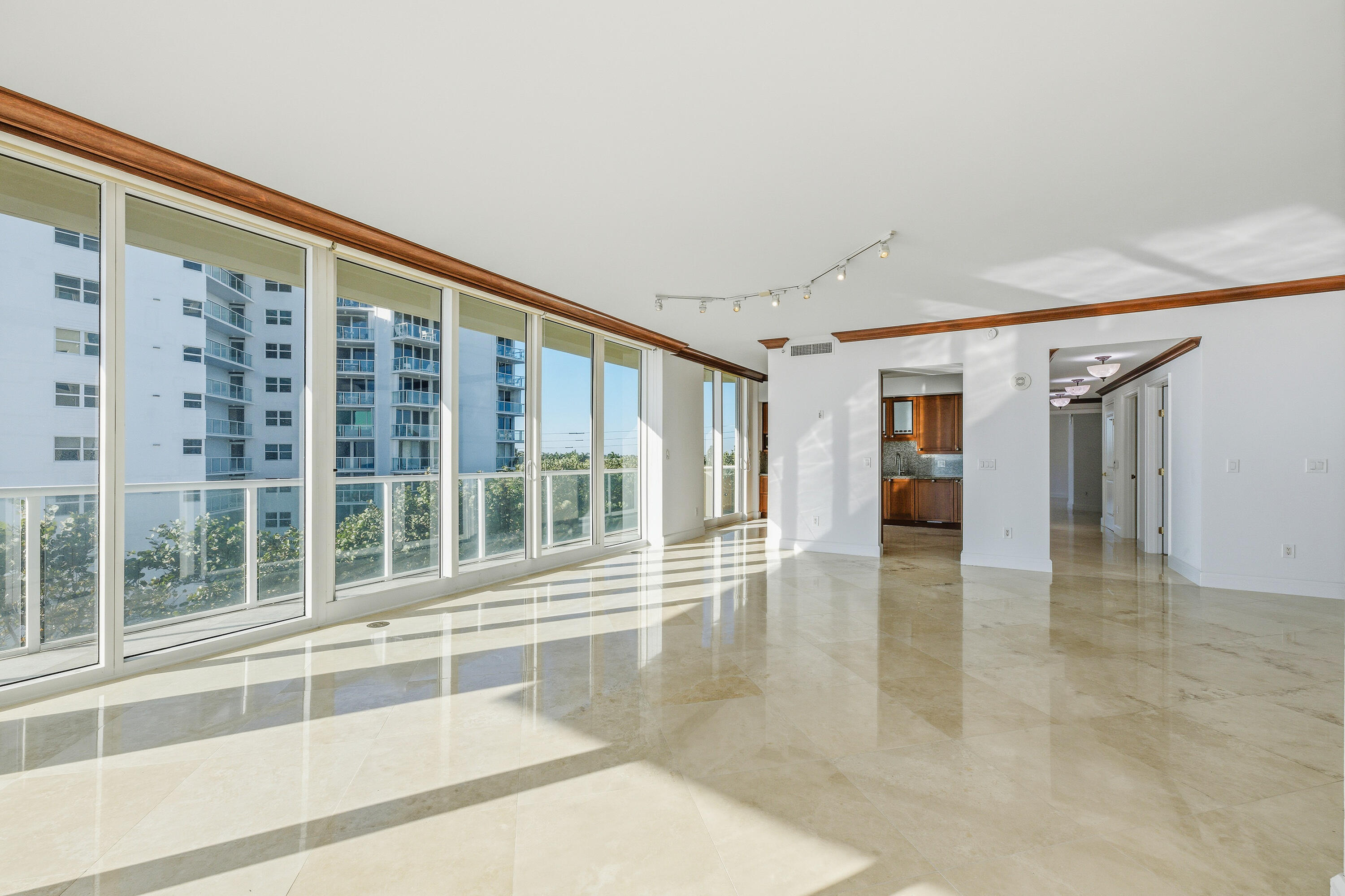 OCEAN GRANDE BEACH & MARINA - Residential