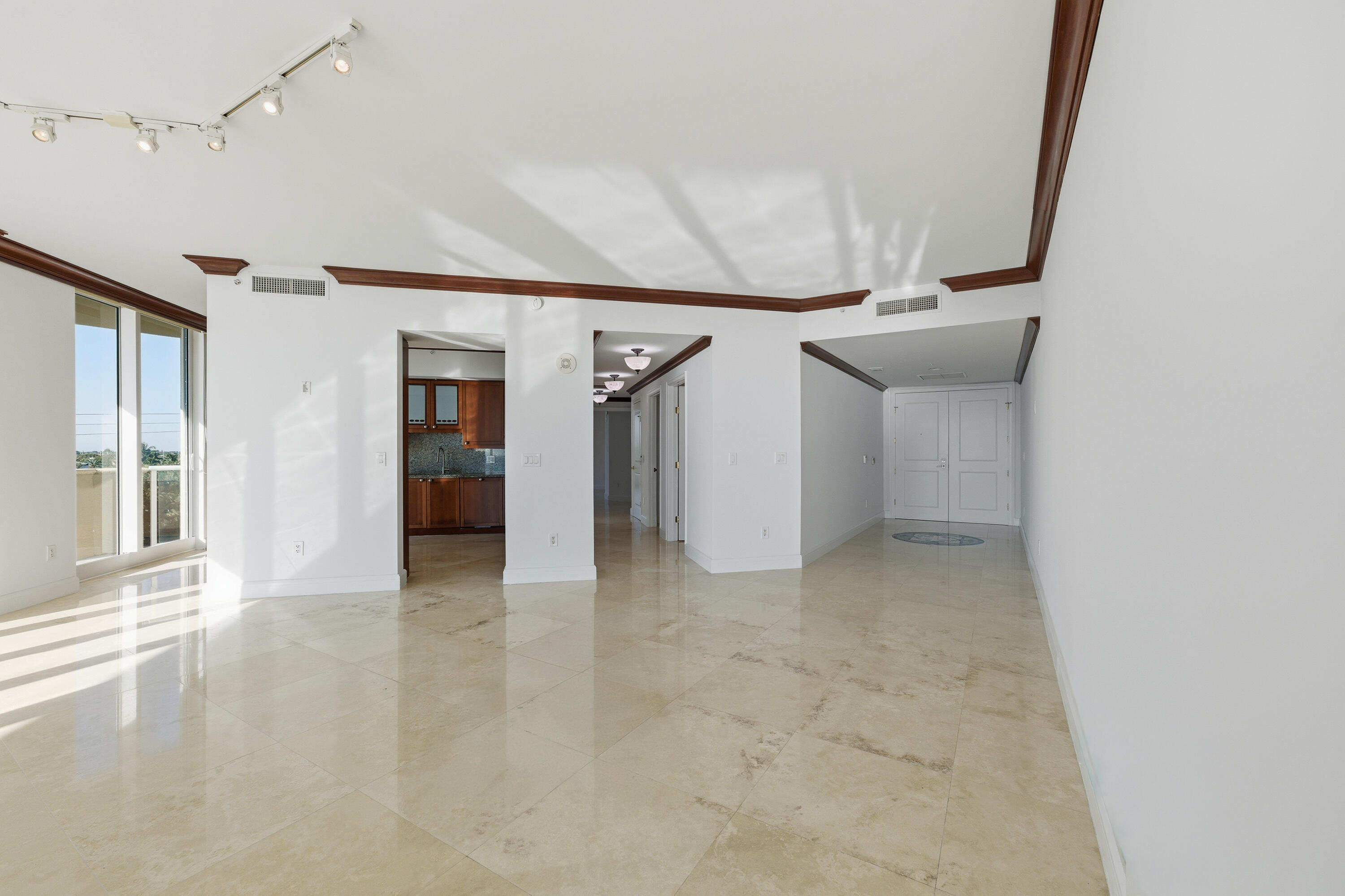 OCEAN GRANDE BEACH & MARINA - Residential