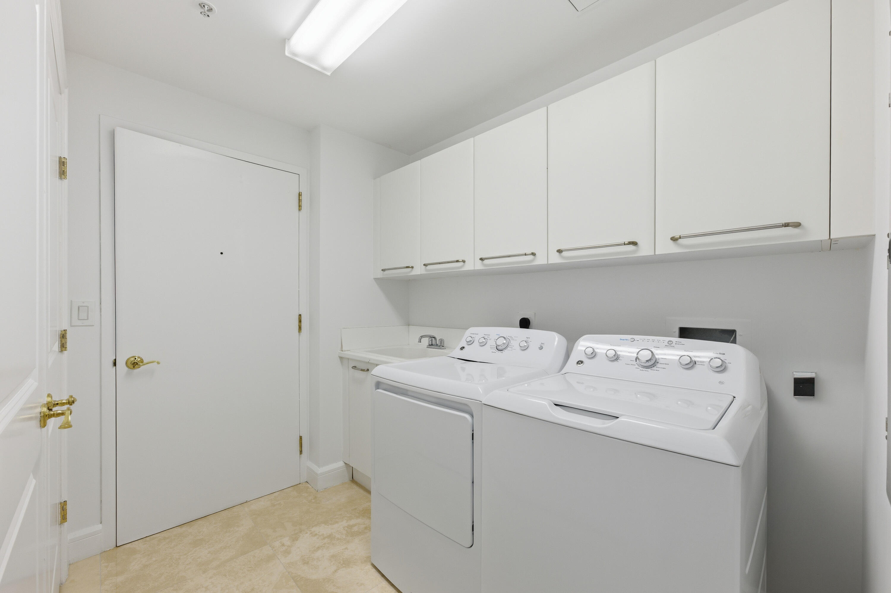 OCEAN GRANDE BEACH & MARINA - Residential