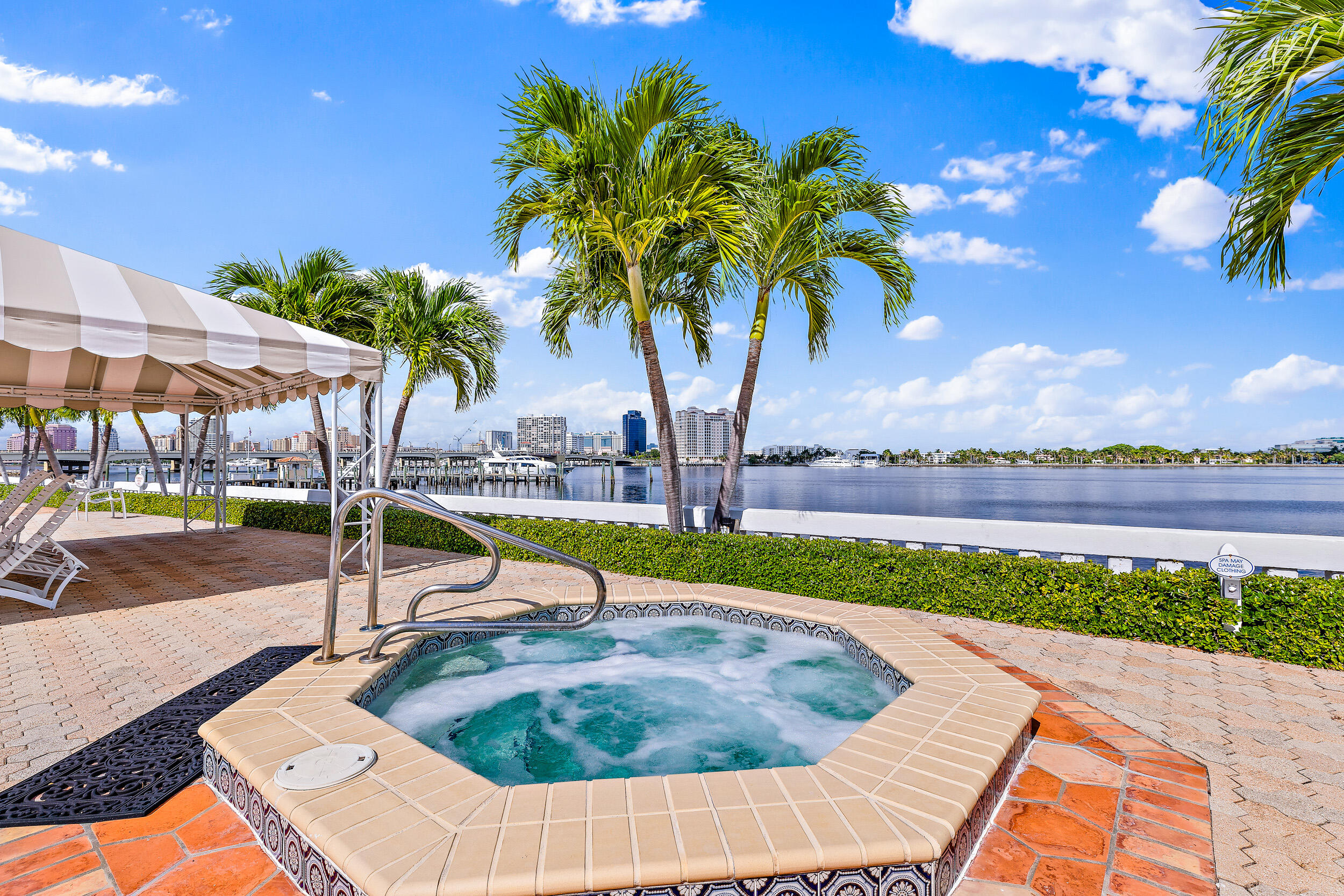 PALM BEACH BILTMORE COND DECL FILED 7-9-80 - Residential