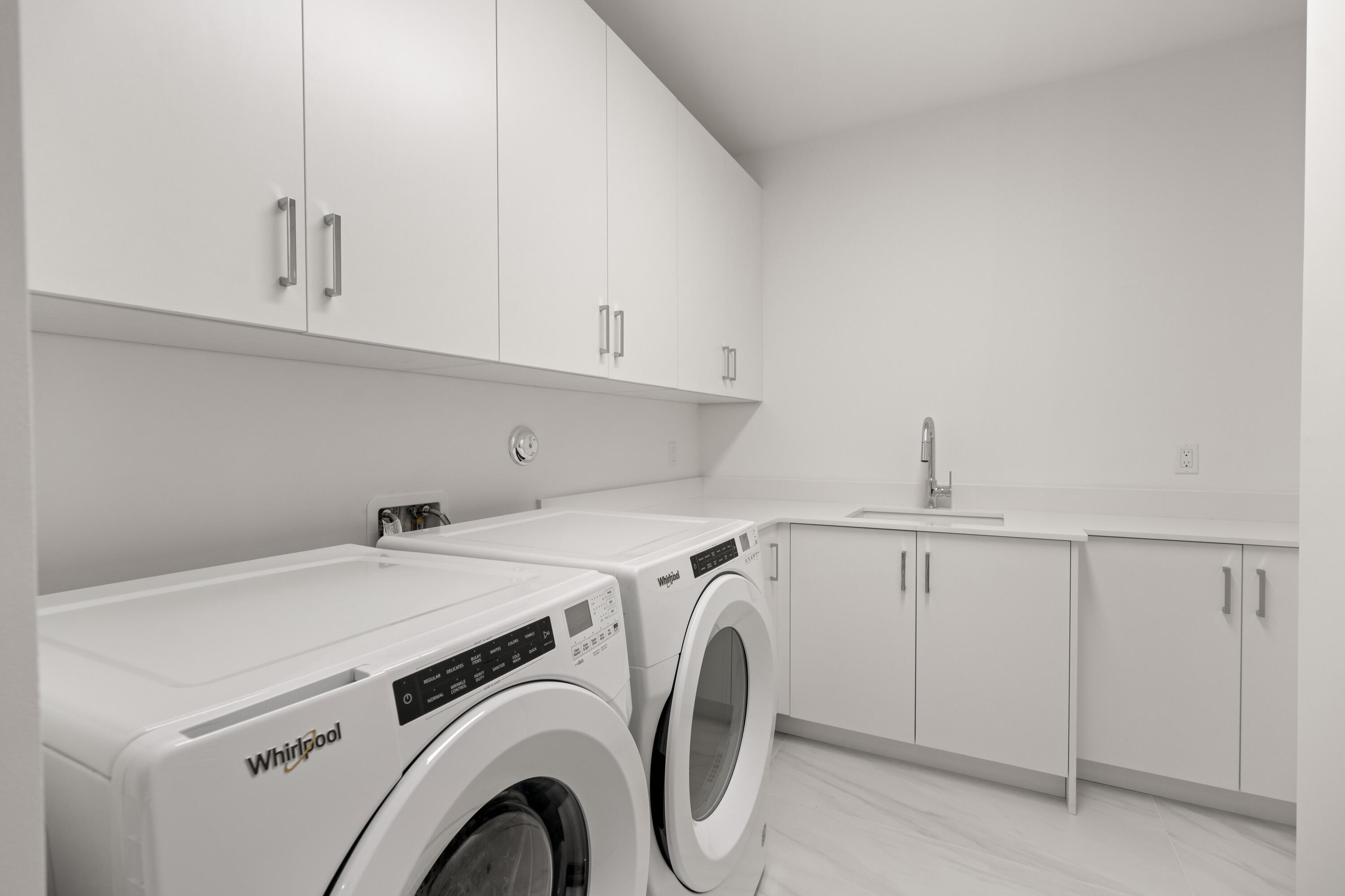 OCEAN ONE - Residential