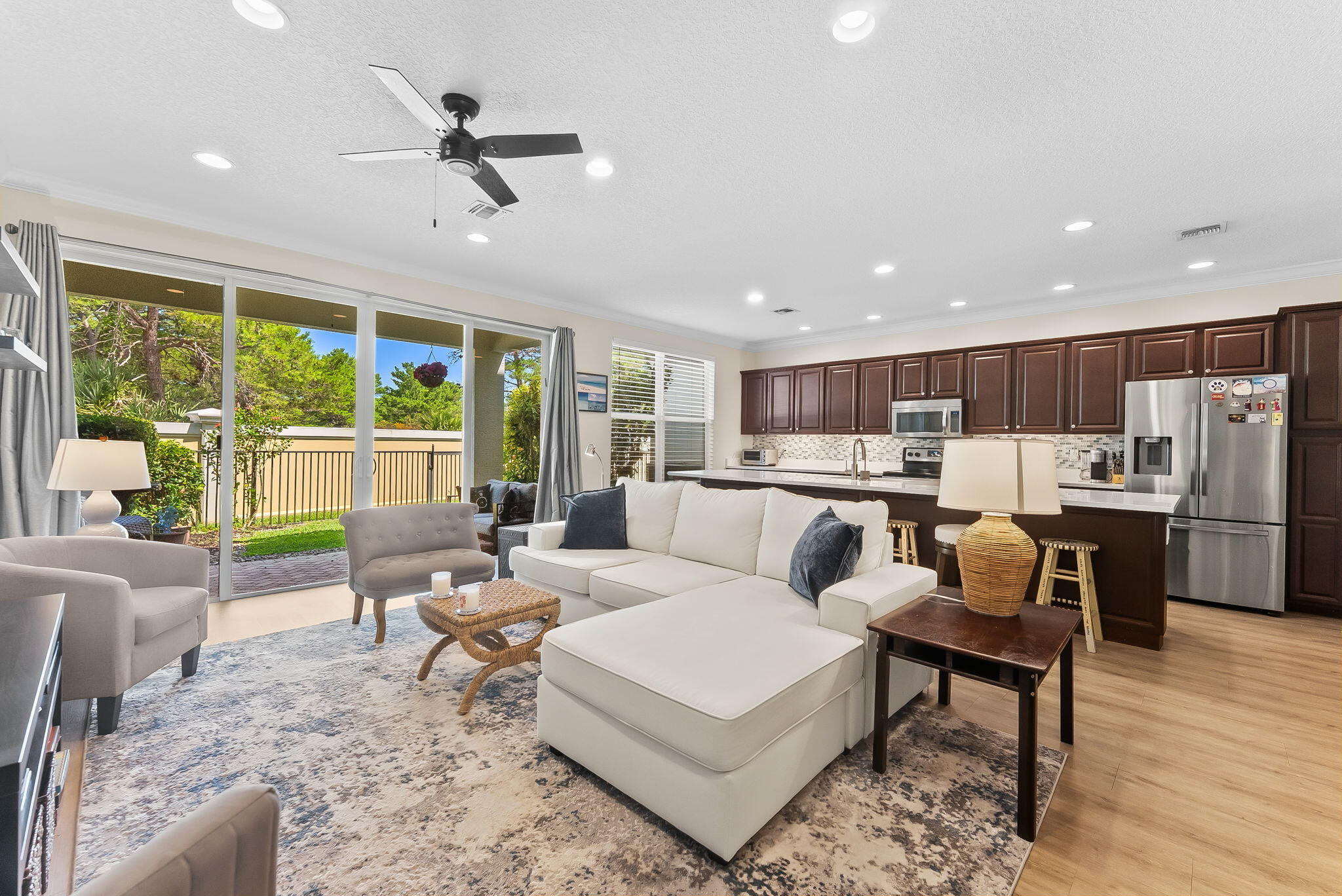 BLUE LAKE TOWNHOMES - Residential