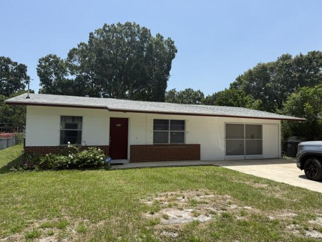 Old Fort Pierce quiet family neighborhood. 4 Bedroom and 2 Bathrooms. 1 1/2 garage with a large fenced yard.