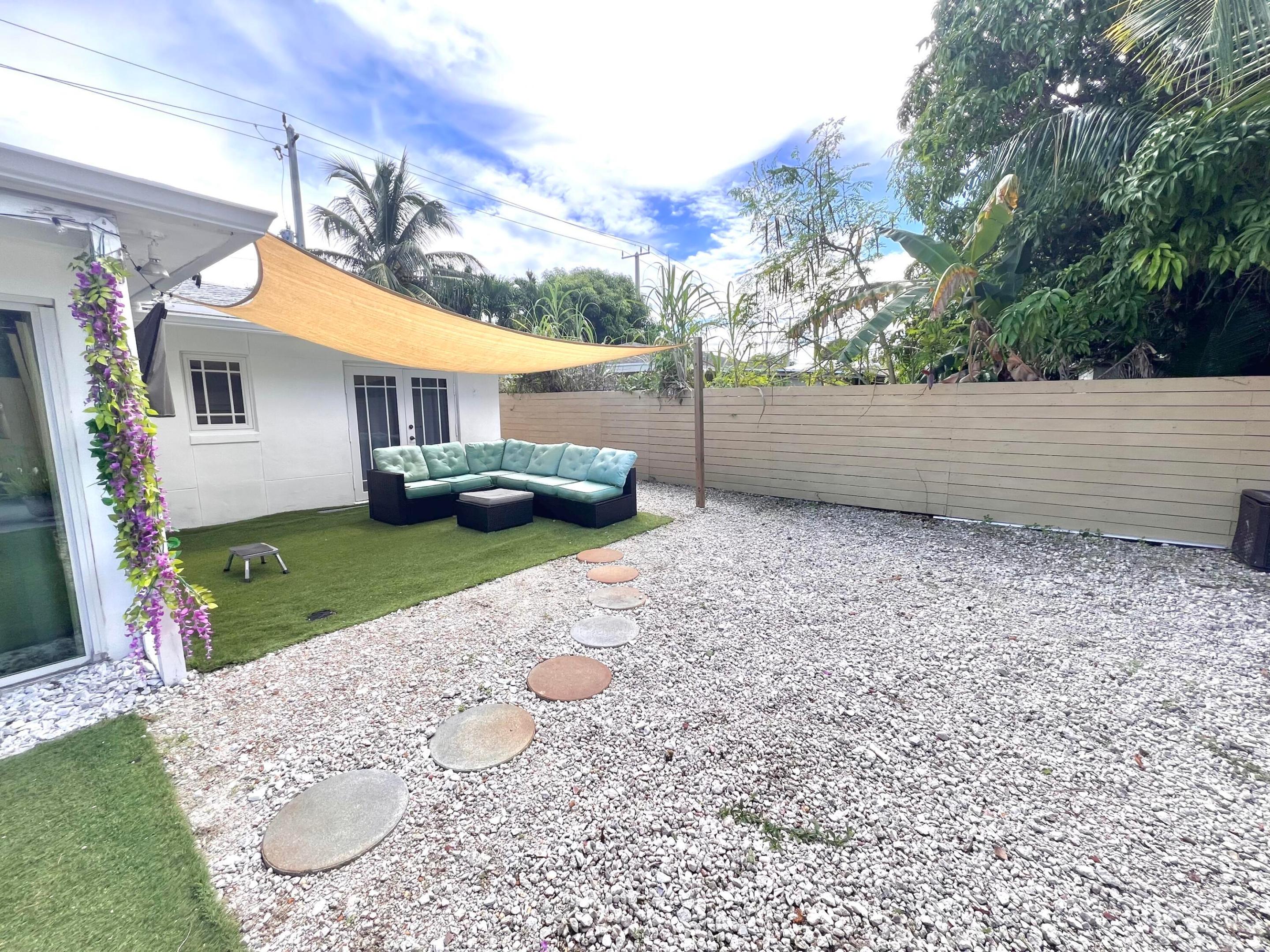 BELLVIEW COURT - Residential
