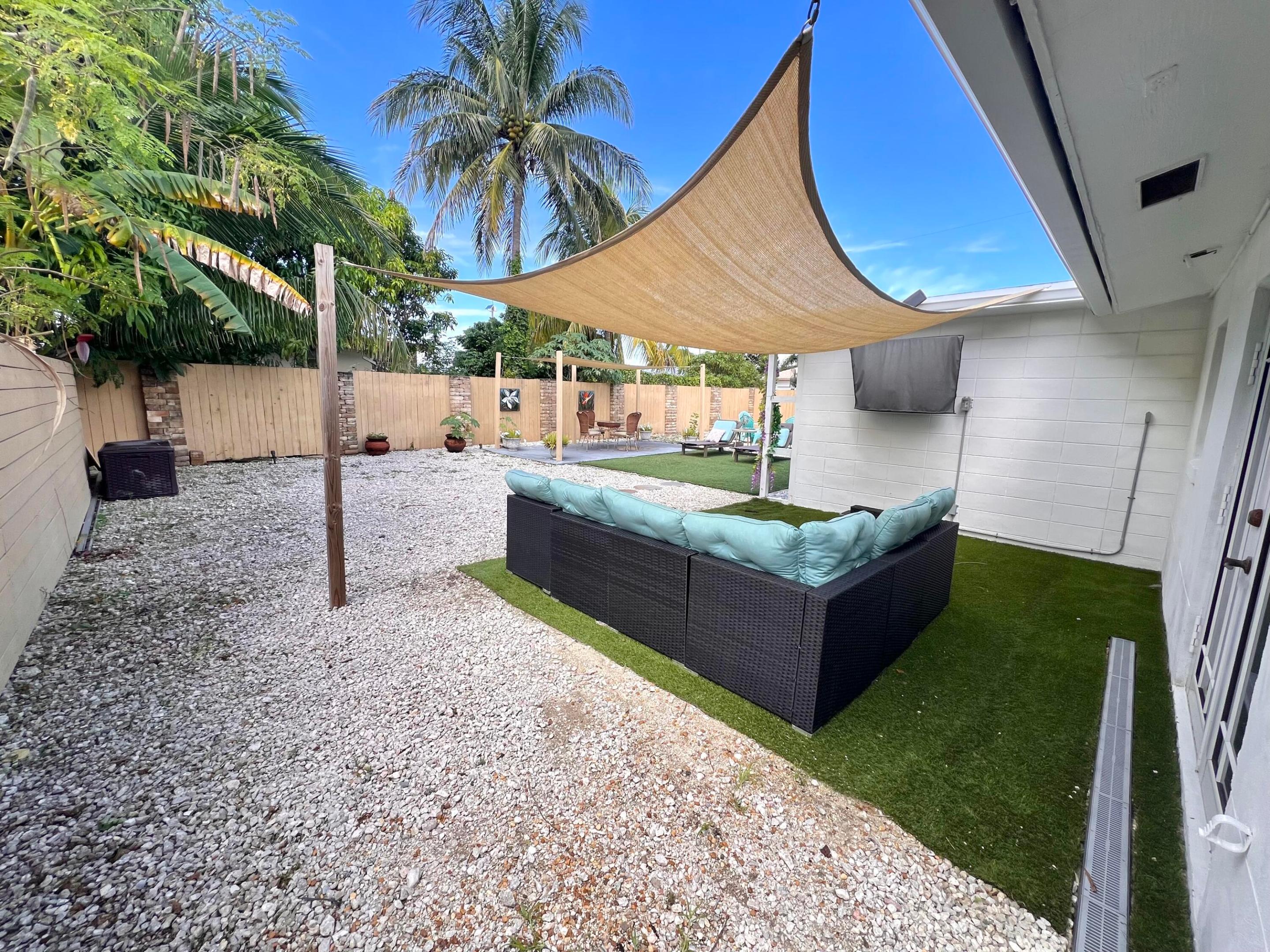 BELLVIEW COURT - Residential