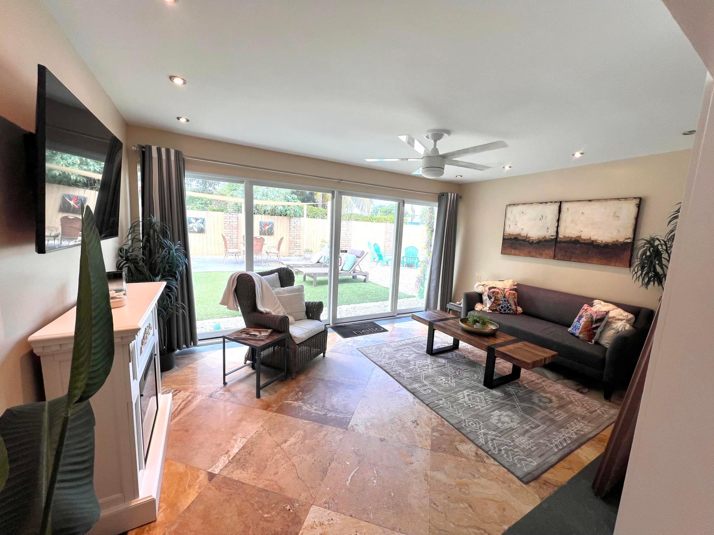 BELLVIEW COURT - Residential