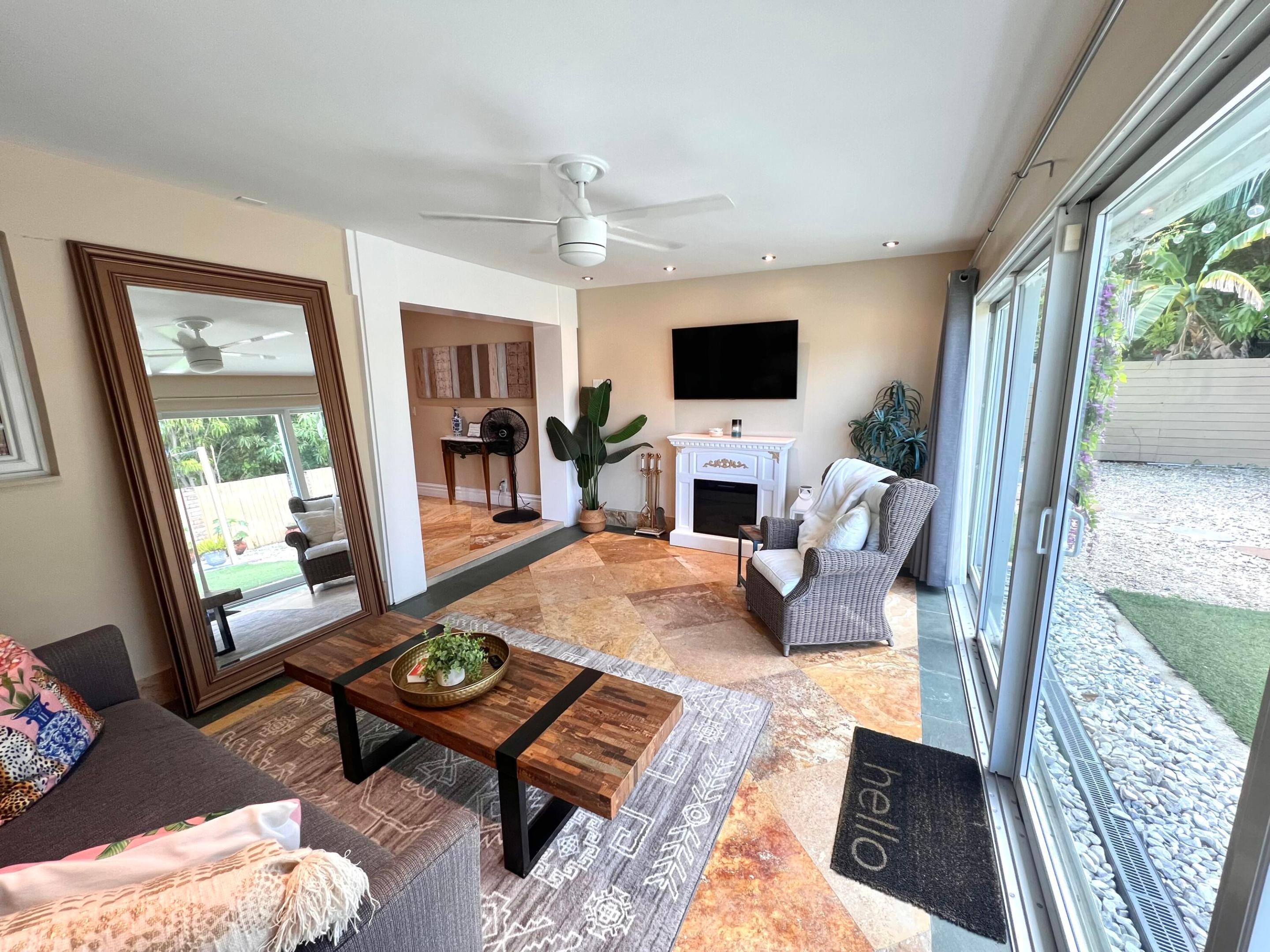 BELLVIEW COURT - Residential