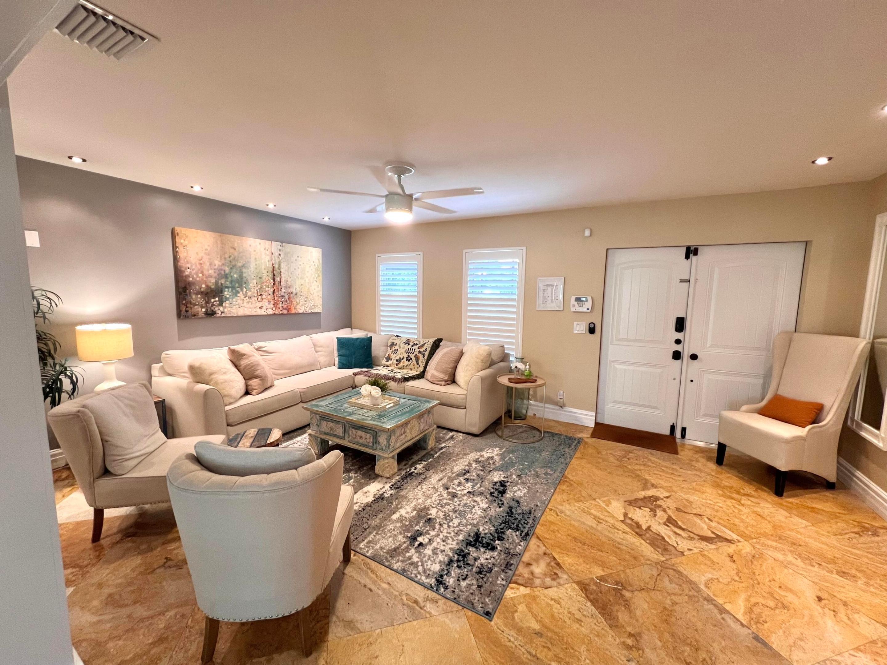 BELLVIEW COURT - Residential