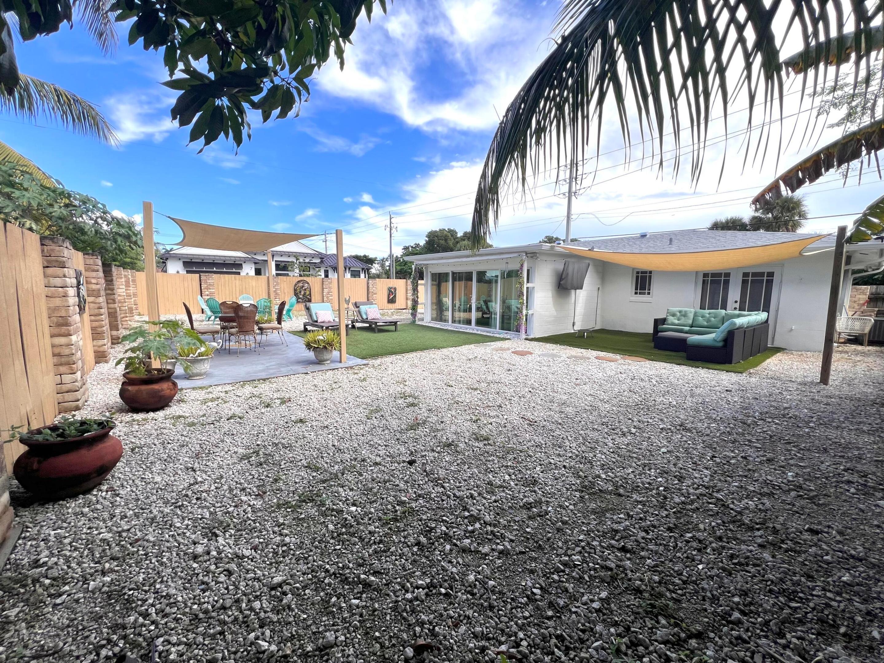 BELLVIEW COURT - Residential