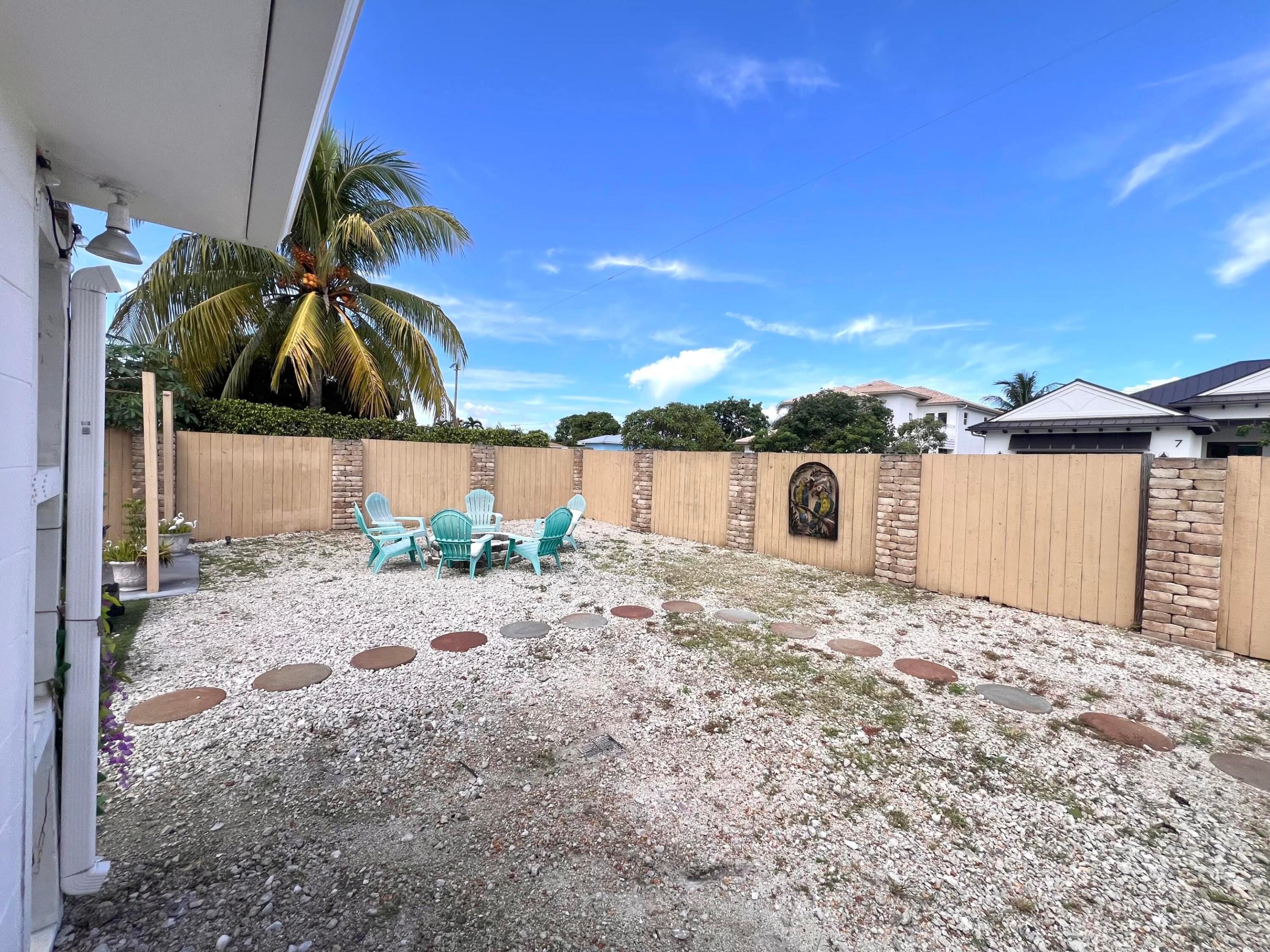 BELLVIEW COURT - Residential
