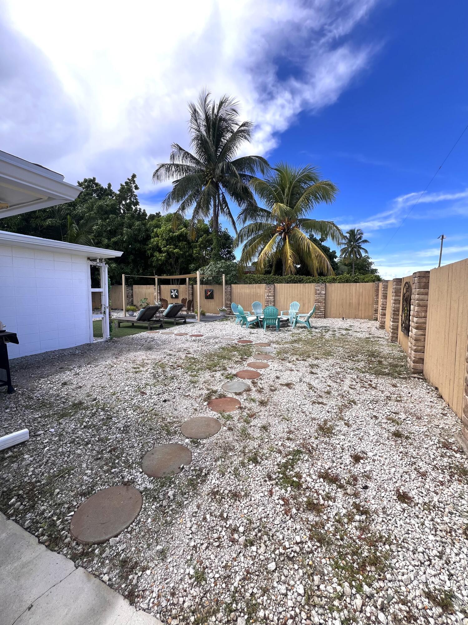 BELLVIEW COURT - Residential