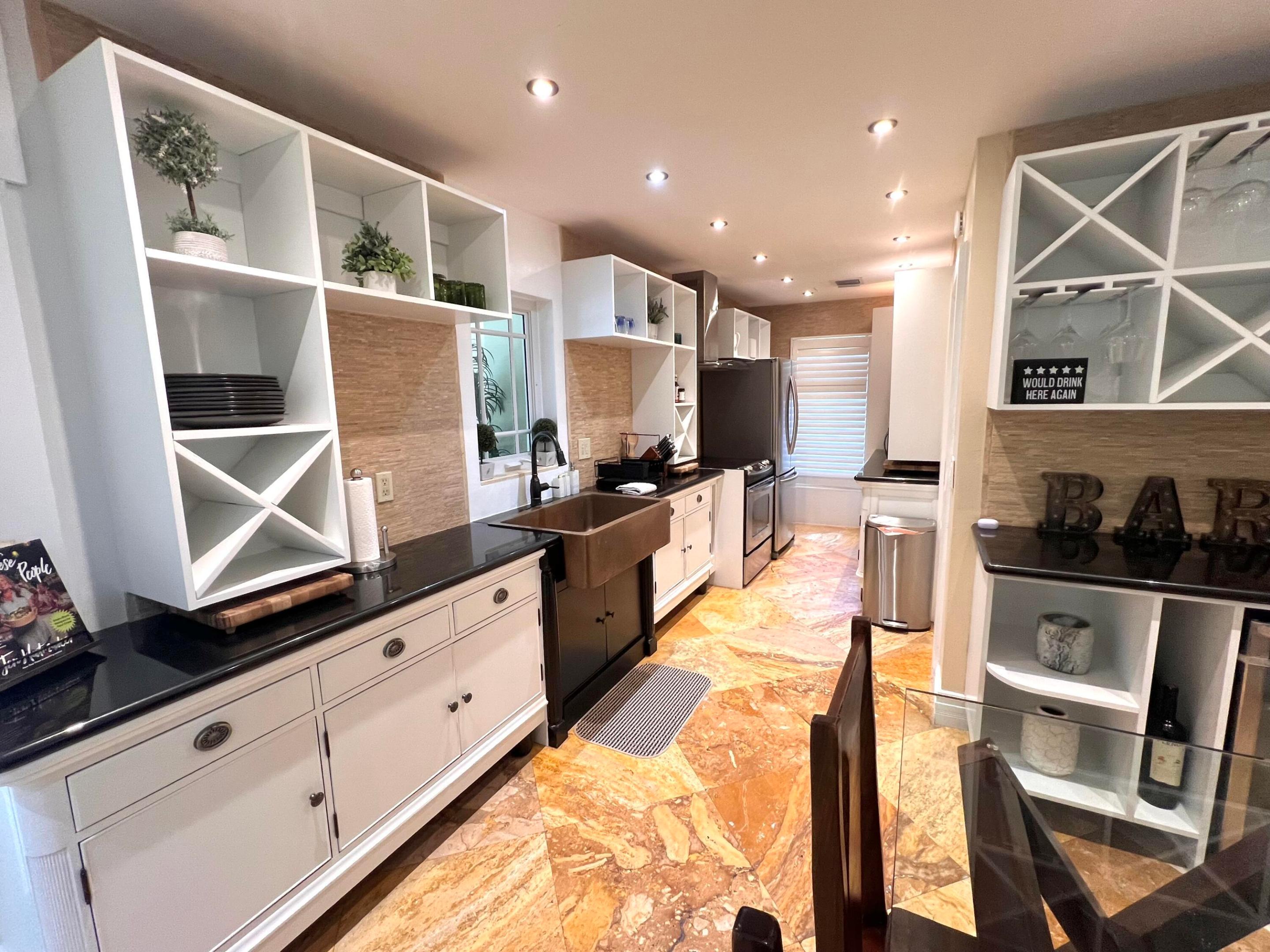 BELLVIEW COURT - Residential