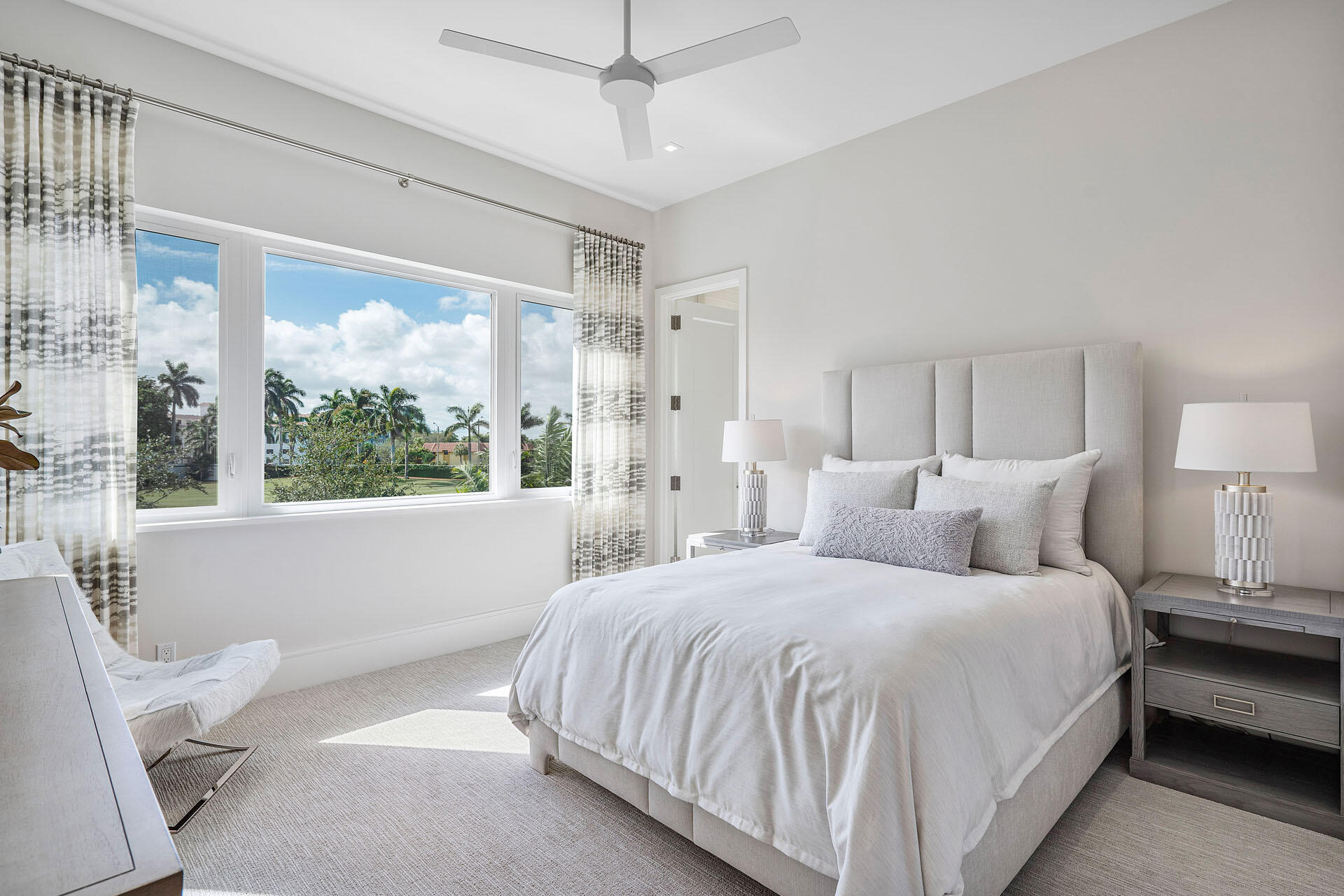 ROYAL PALM YACHT & COUNTRY CLUB - Residential