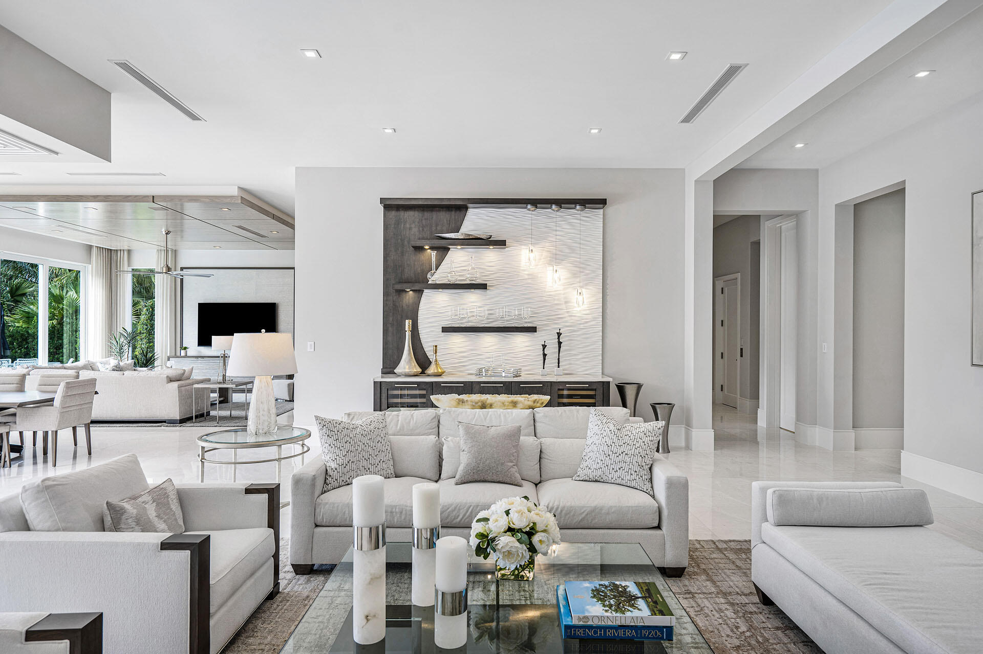 ROYAL PALM YACHT & COUNTRY CLUB - Residential
