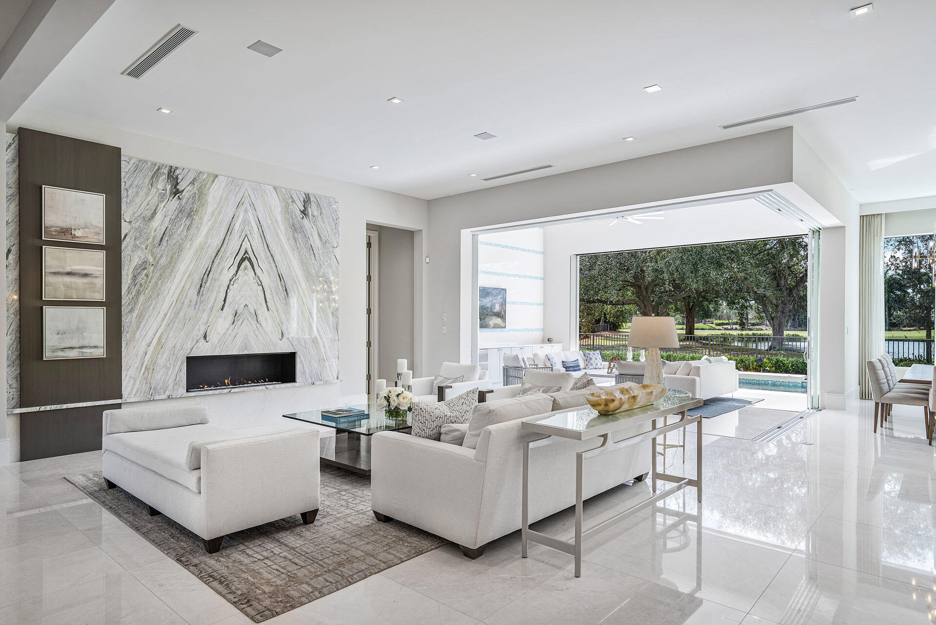 ROYAL PALM YACHT & COUNTRY CLUB - Residential