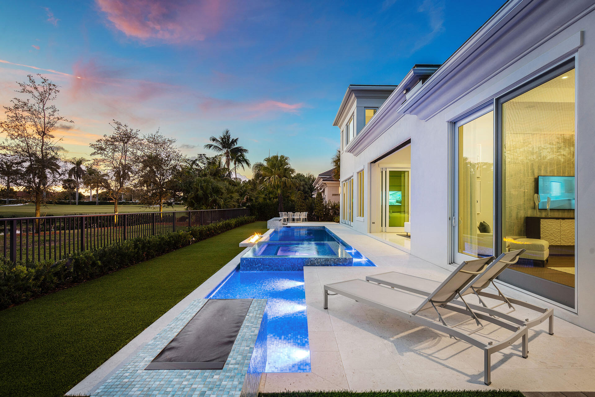 ROYAL PALM YACHT & COUNTRY CLUB - Residential
