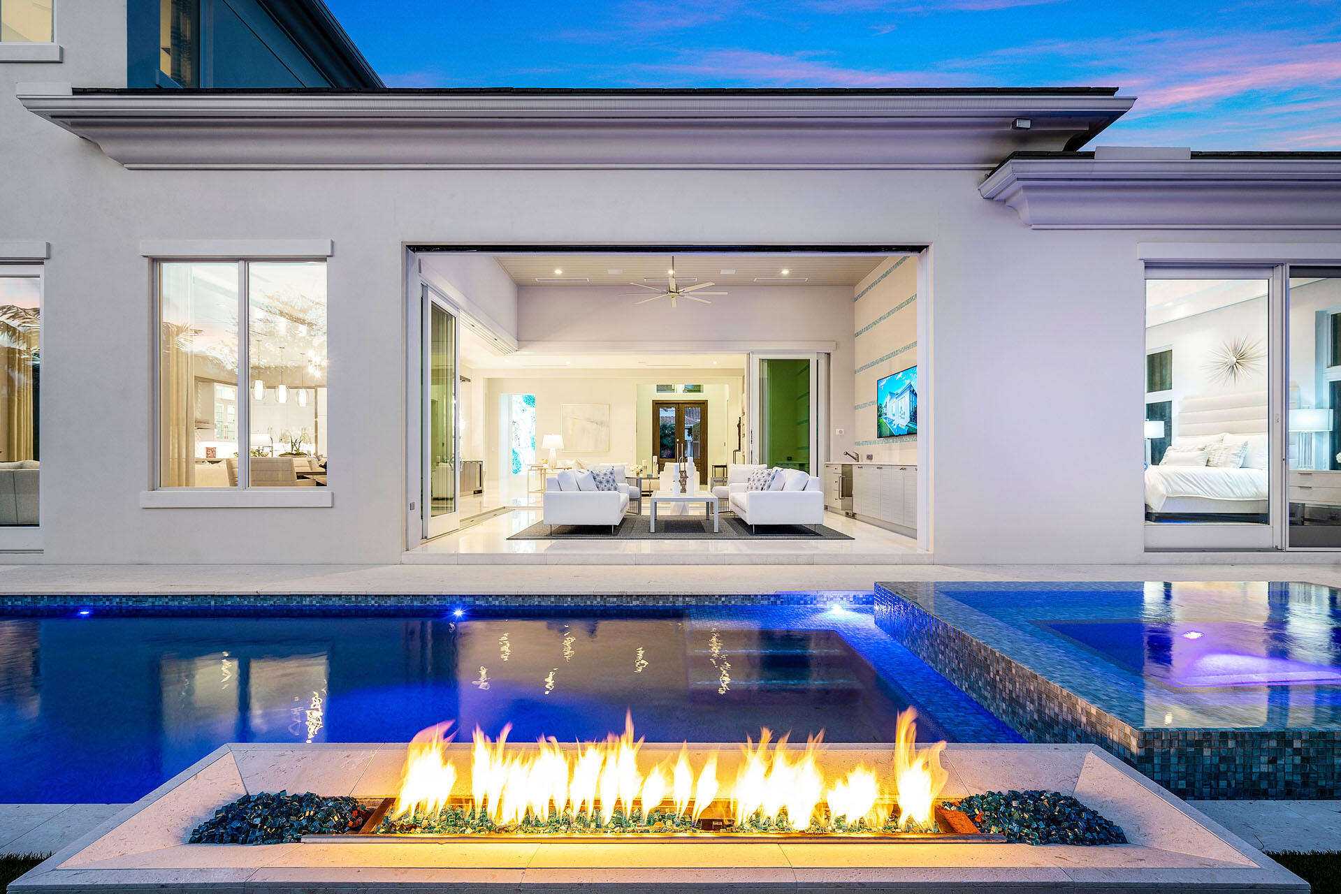 ROYAL PALM YACHT & COUNTRY CLUB - Residential