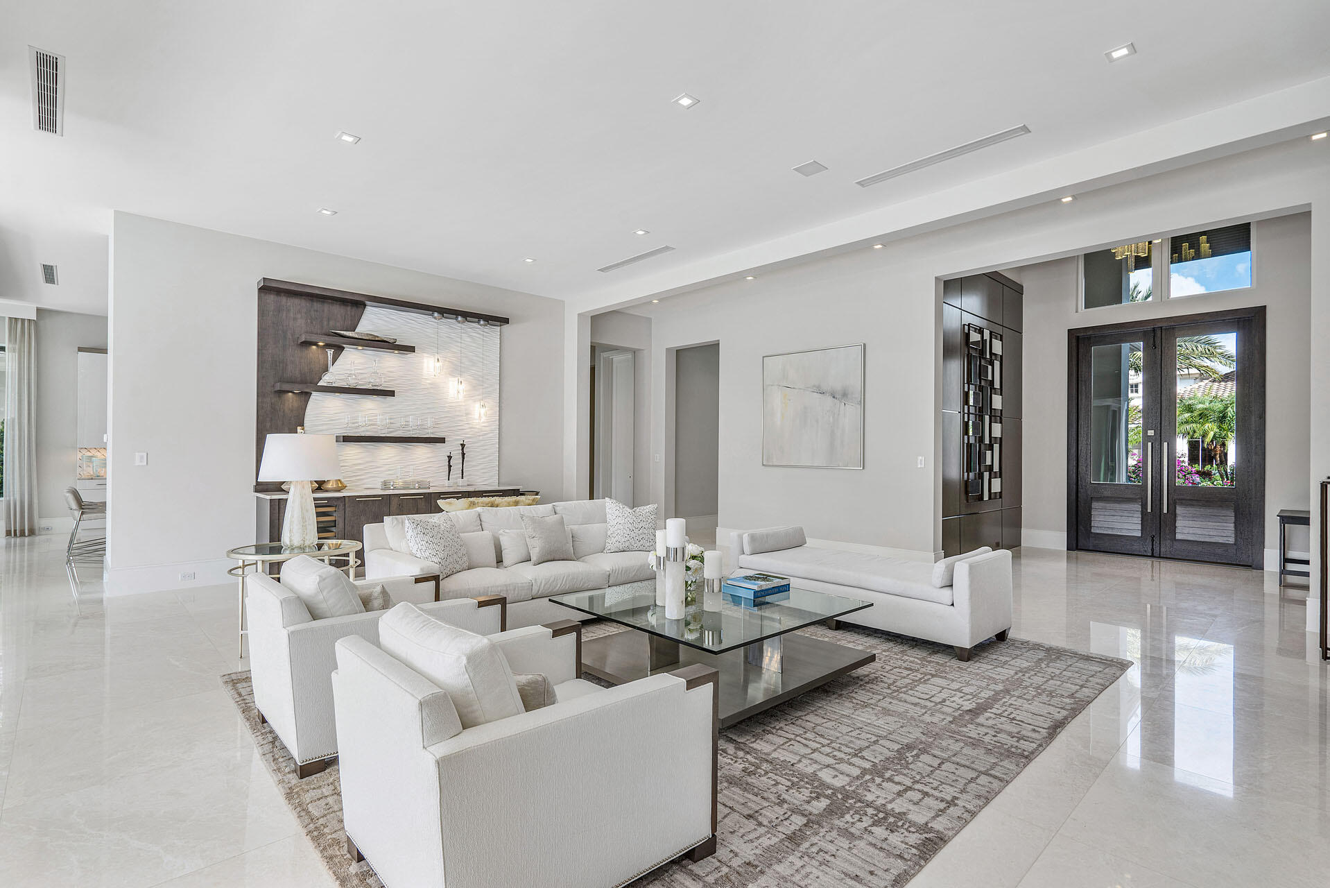 ROYAL PALM YACHT & COUNTRY CLUB - Residential