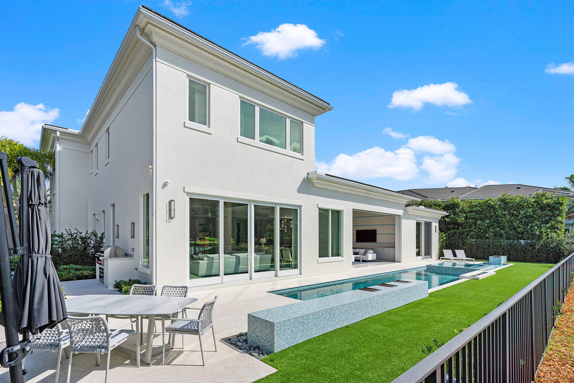 ROYAL PALM YACHT & COUNTRY CLUB - Residential