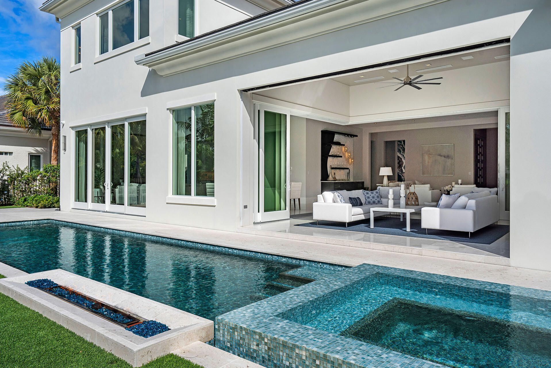 ROYAL PALM YACHT & COUNTRY CLUB - Residential