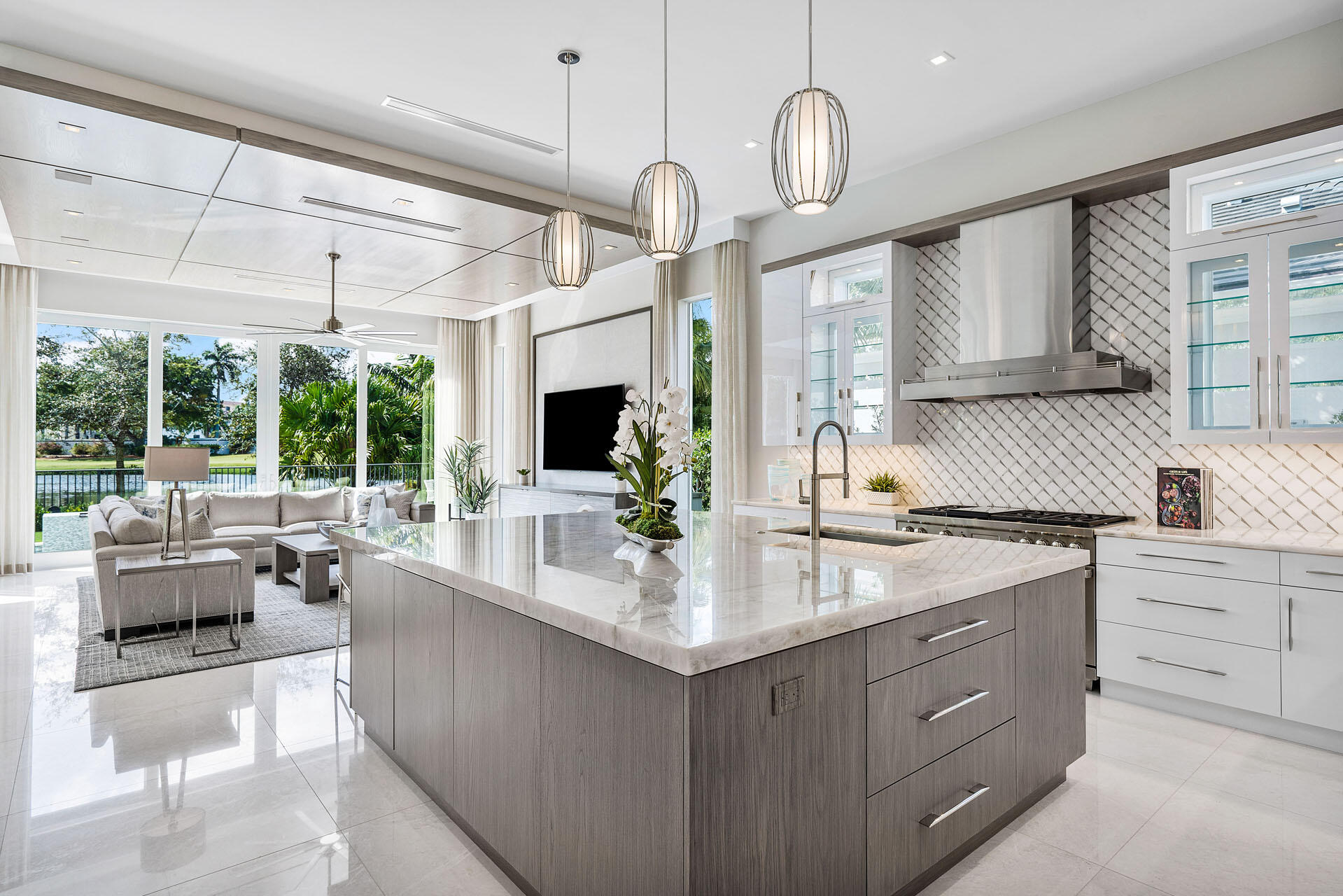 ROYAL PALM YACHT & COUNTRY CLUB - Residential