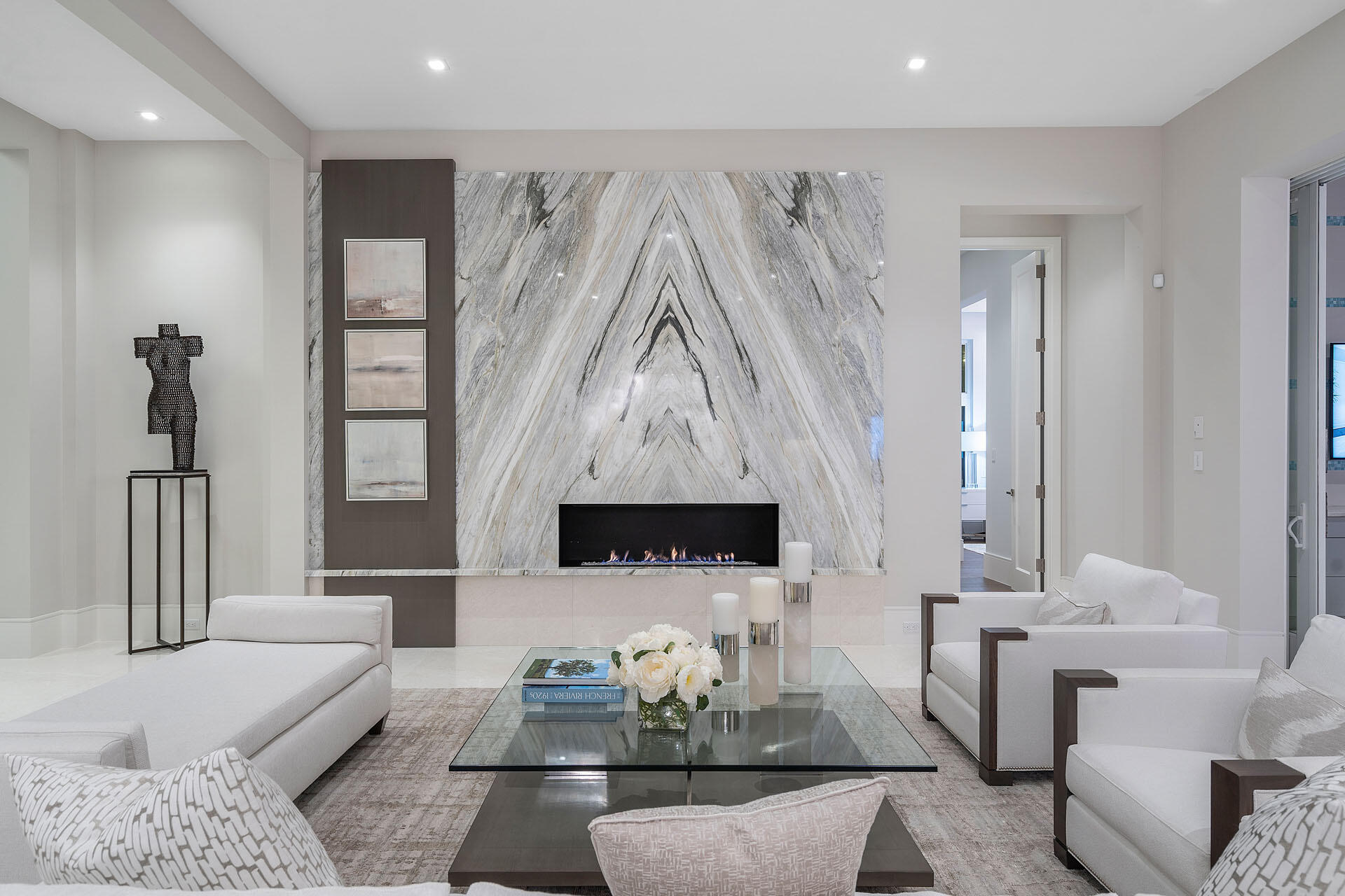 ROYAL PALM YACHT & COUNTRY CLUB - Residential