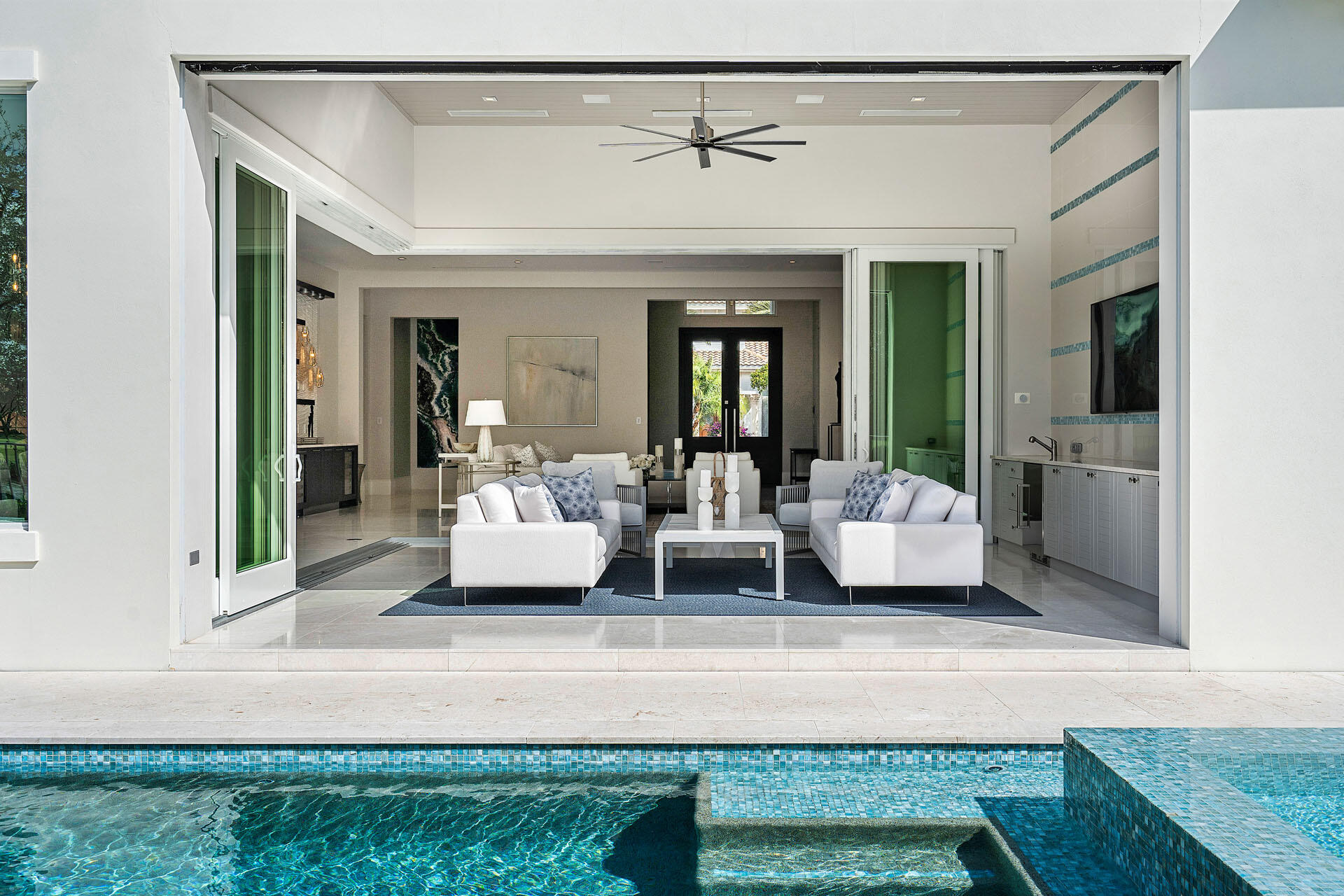 ROYAL PALM YACHT & COUNTRY CLUB - Residential
