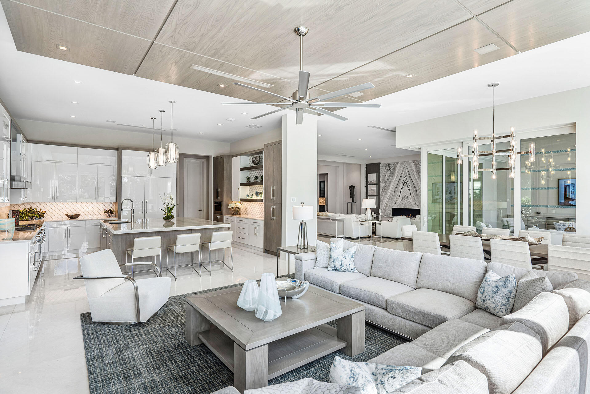 ROYAL PALM YACHT & COUNTRY CLUB - Residential