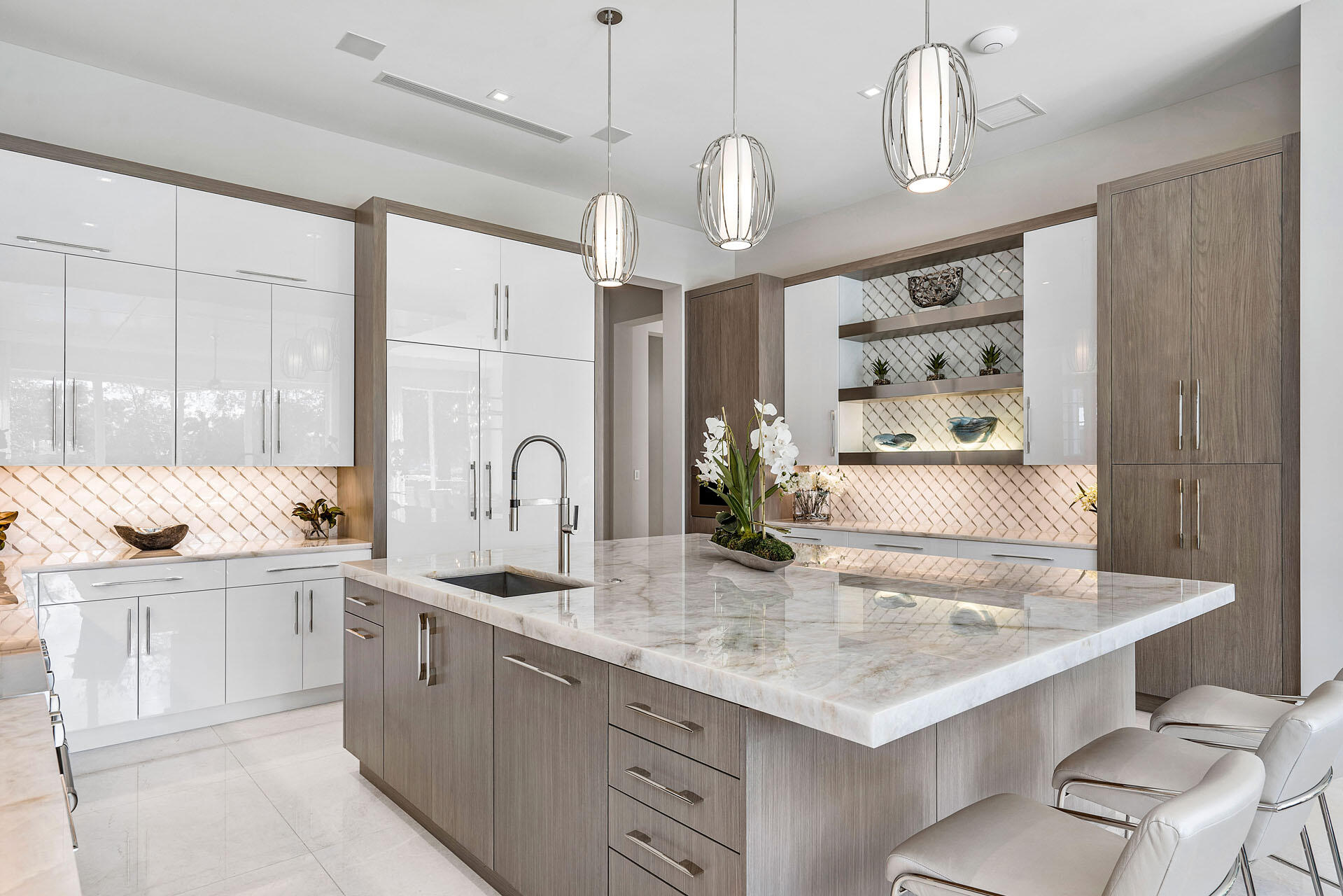 ROYAL PALM YACHT & COUNTRY CLUB - Residential