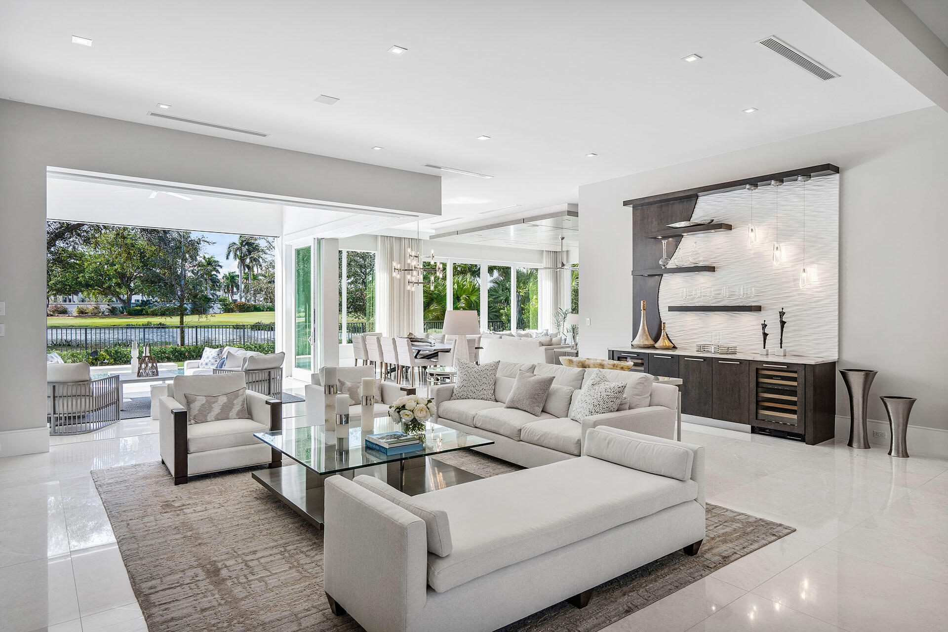 ROYAL PALM YACHT & COUNTRY CLUB - Residential