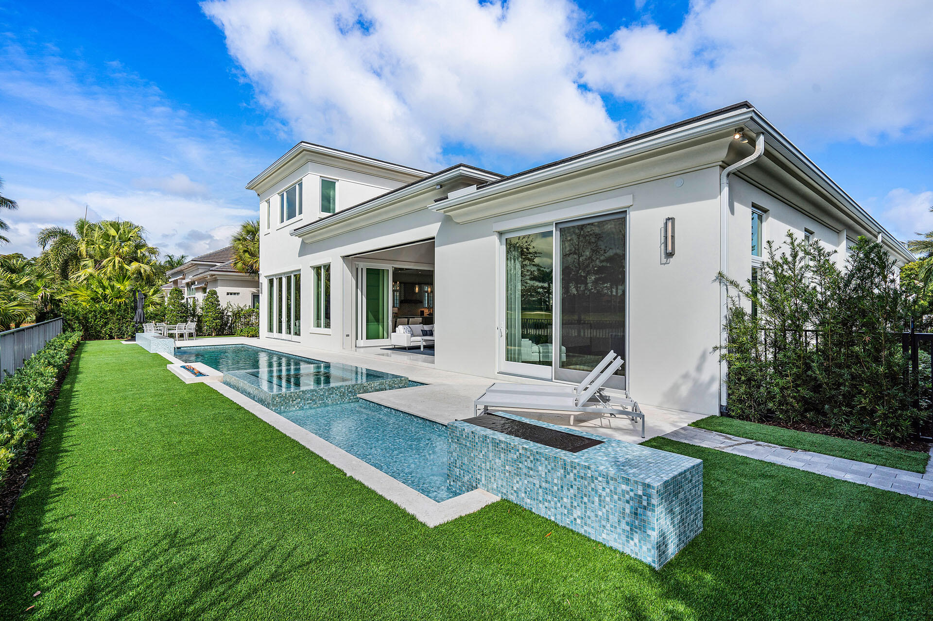 ROYAL PALM YACHT & COUNTRY CLUB - Residential
