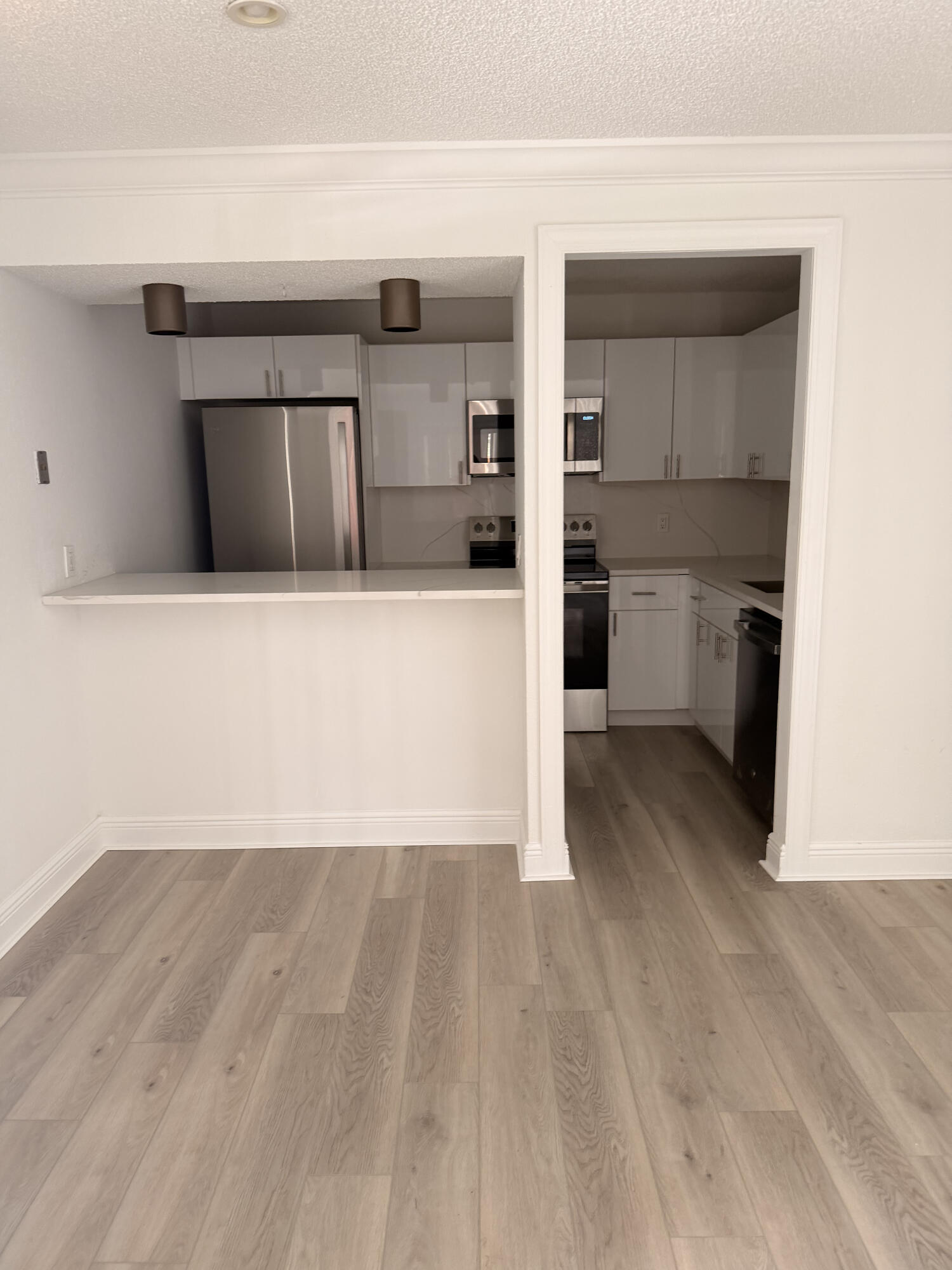 KENDALLWOOD VILLAS CONDO - Residential Lease