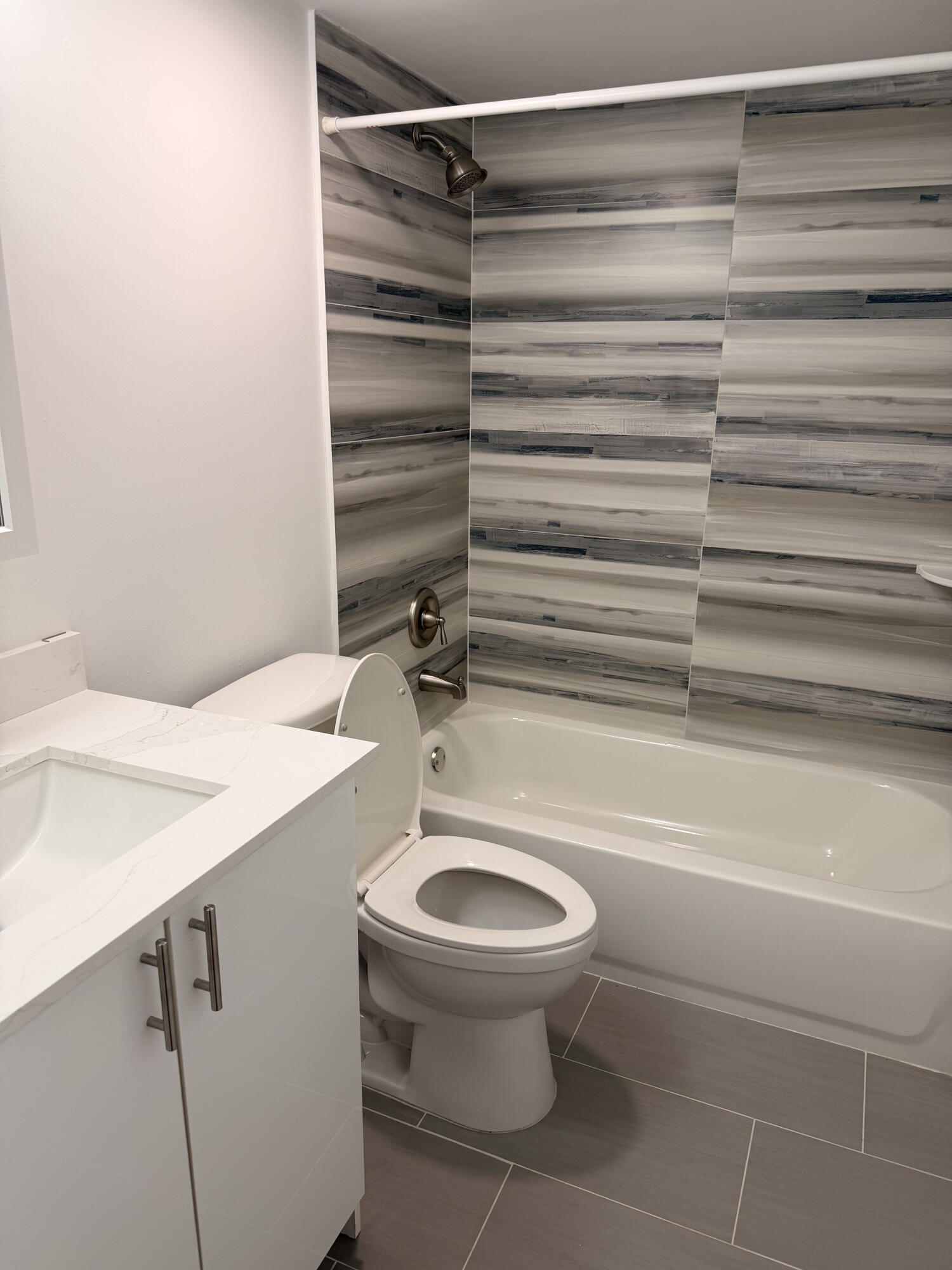 KENDALLWOOD VILLAS CONDO - Residential Lease