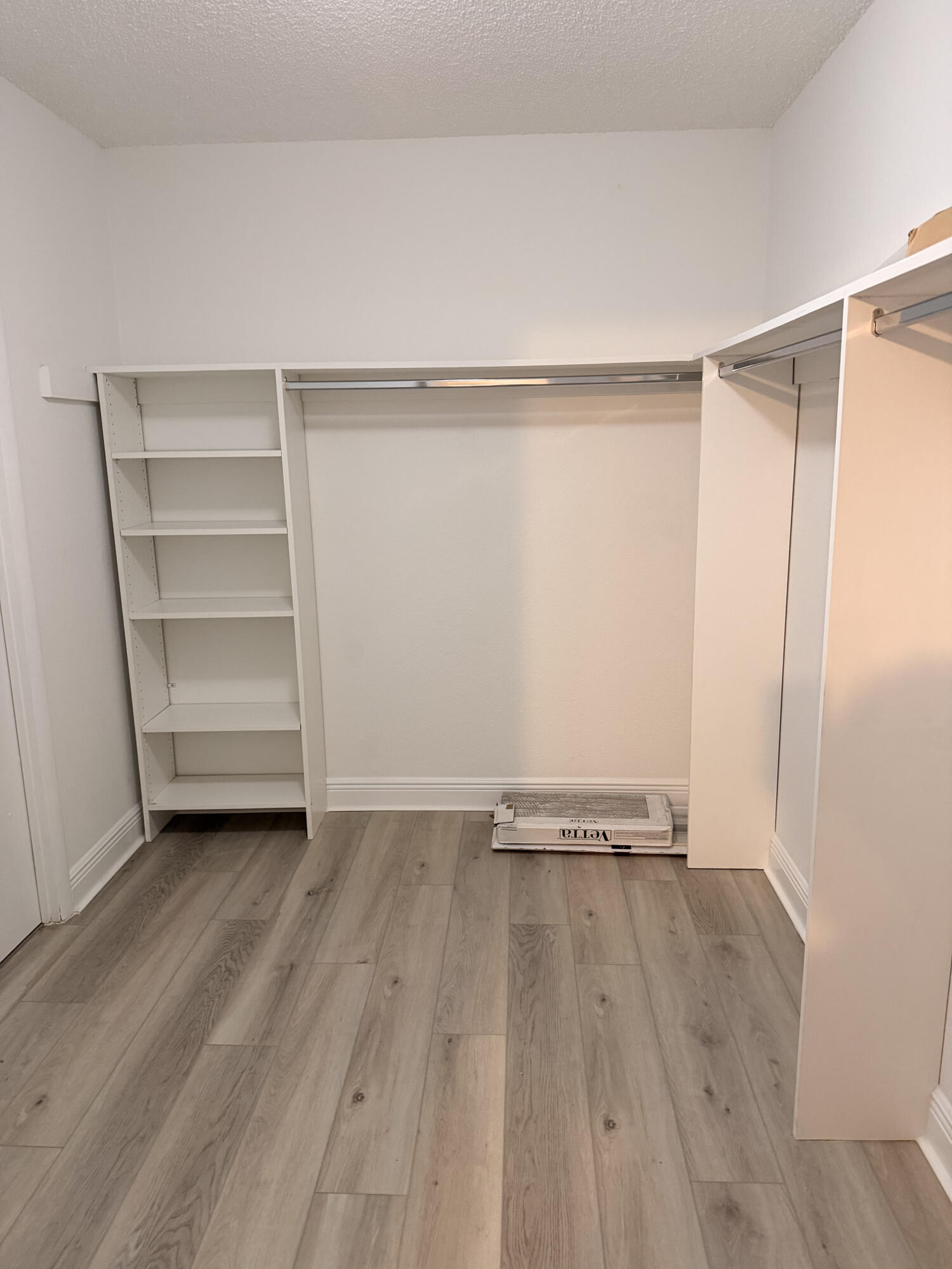 KENDALLWOOD VILLAS CONDO - Residential Lease