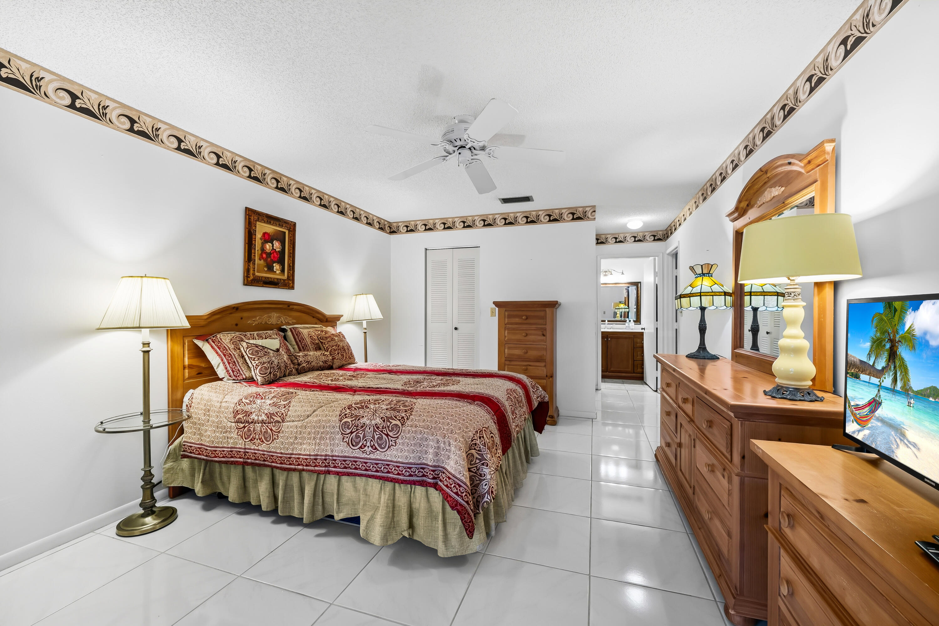 WHISPER WALK - Residential